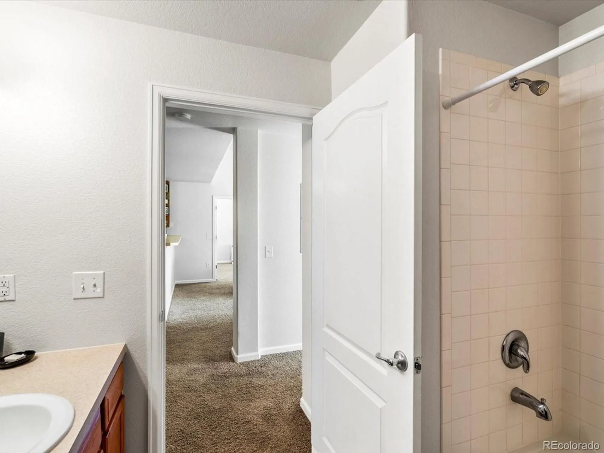 Property Slideshow image 17 of 32 | 4645 hahns peak dr unit 201, Loveland, CO, 80538