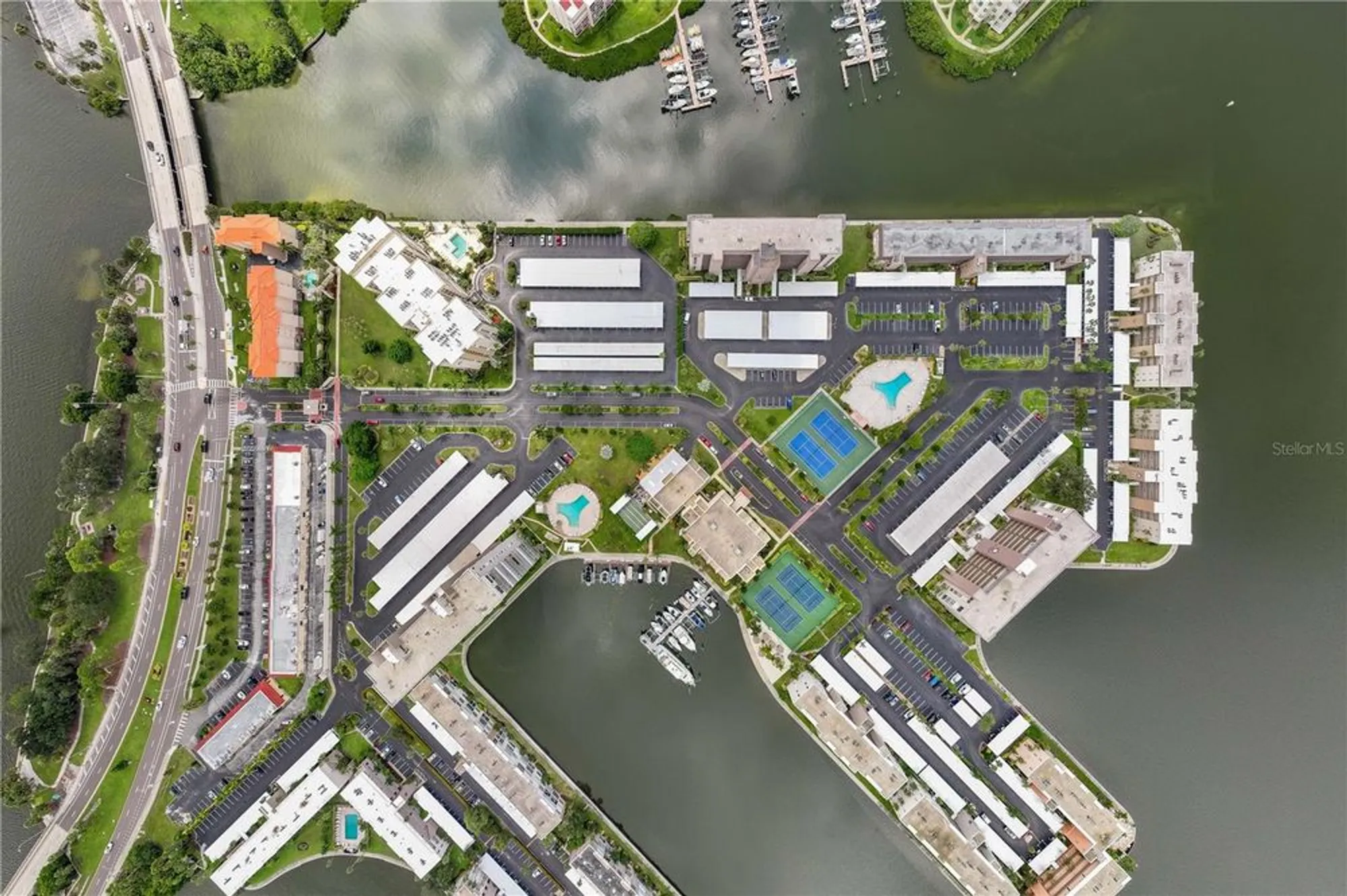 Property Slideshow image 14 of 73 | 7400 sun island dr 407, South Pasadena, FL, 33707