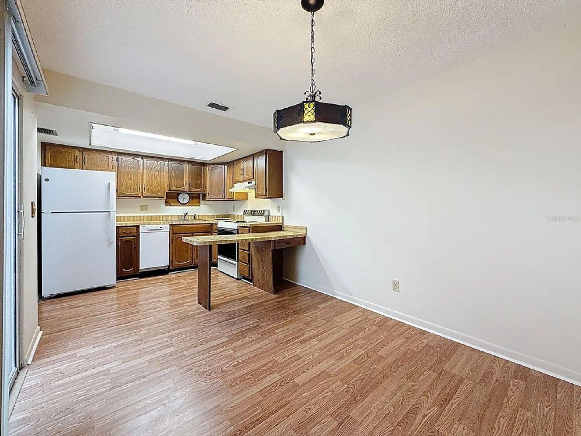 Property Slideshow image 9 of 20 | 1160 orange tree cir d, Palm Harbor, FL, 34684