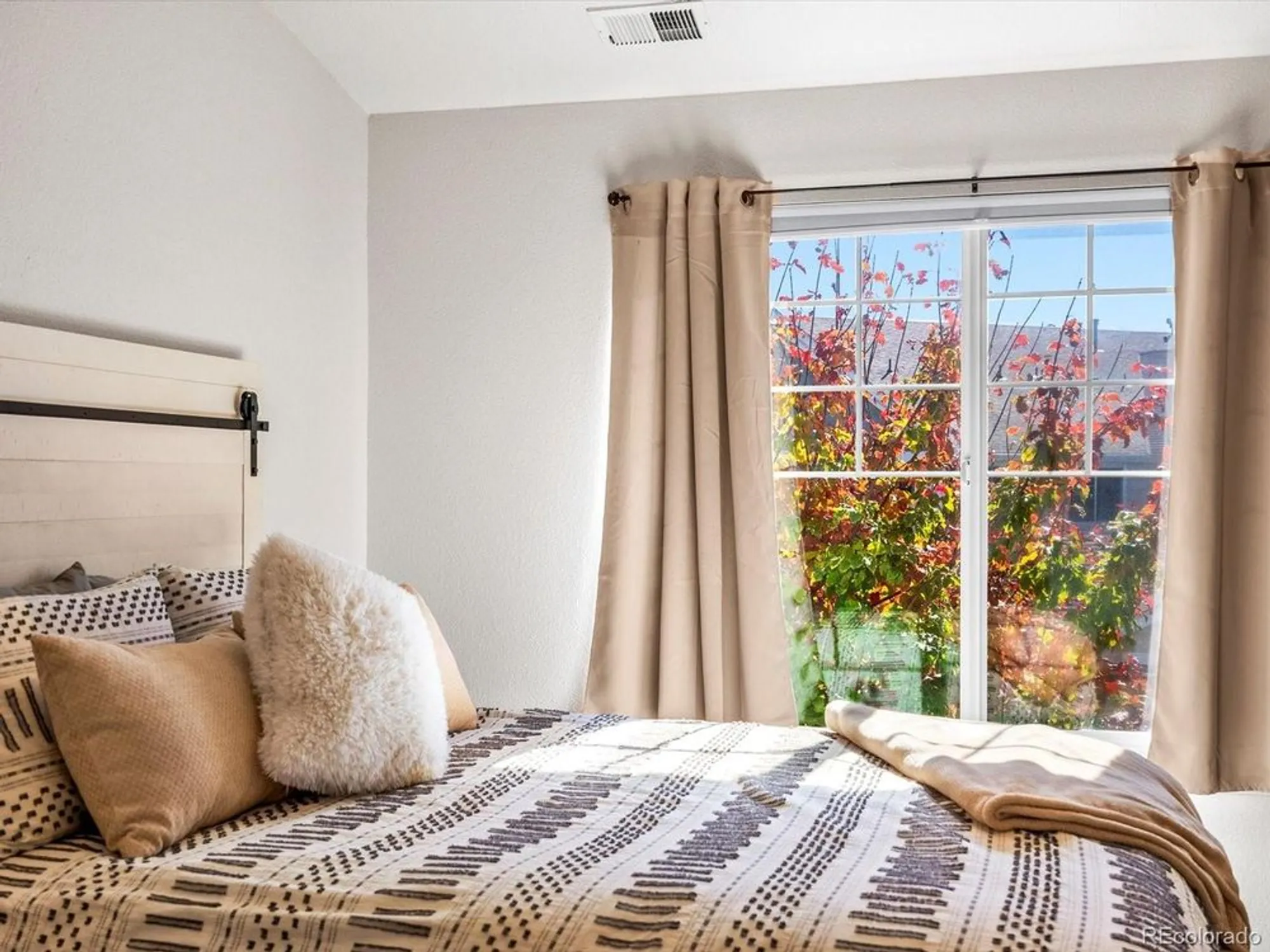 Property Slideshow image 21 of 32 | 4645 hahns peak dr unit 201, Loveland, CO, 80538