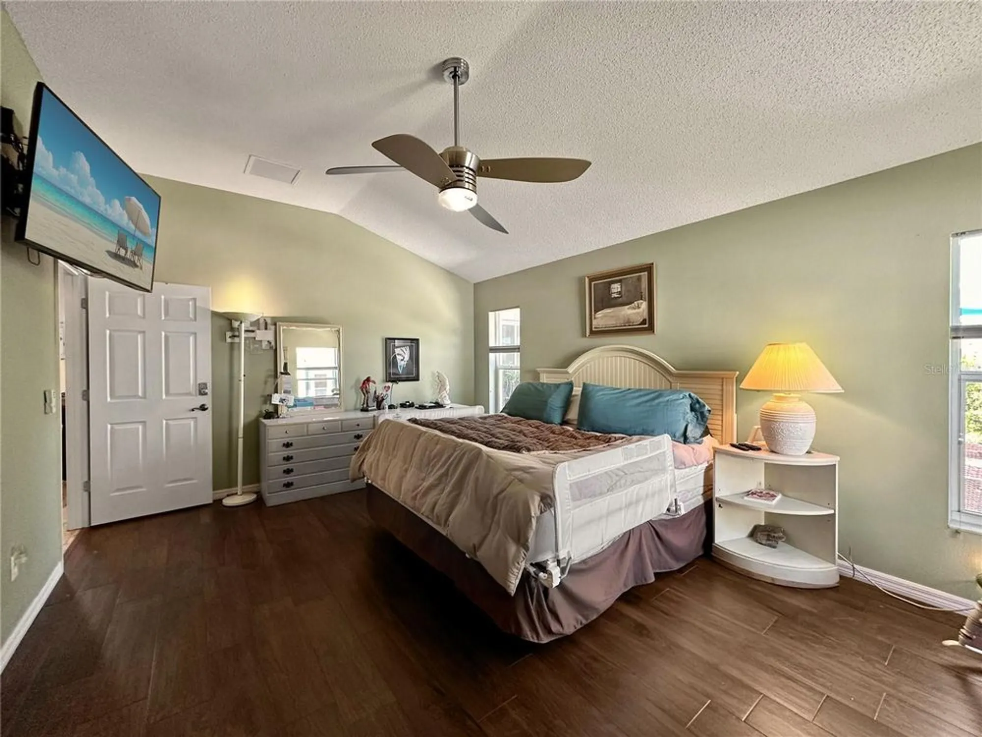 Property Slideshow image 15 of 42 | 867 castleberry cir, The Villages, FL, 32162