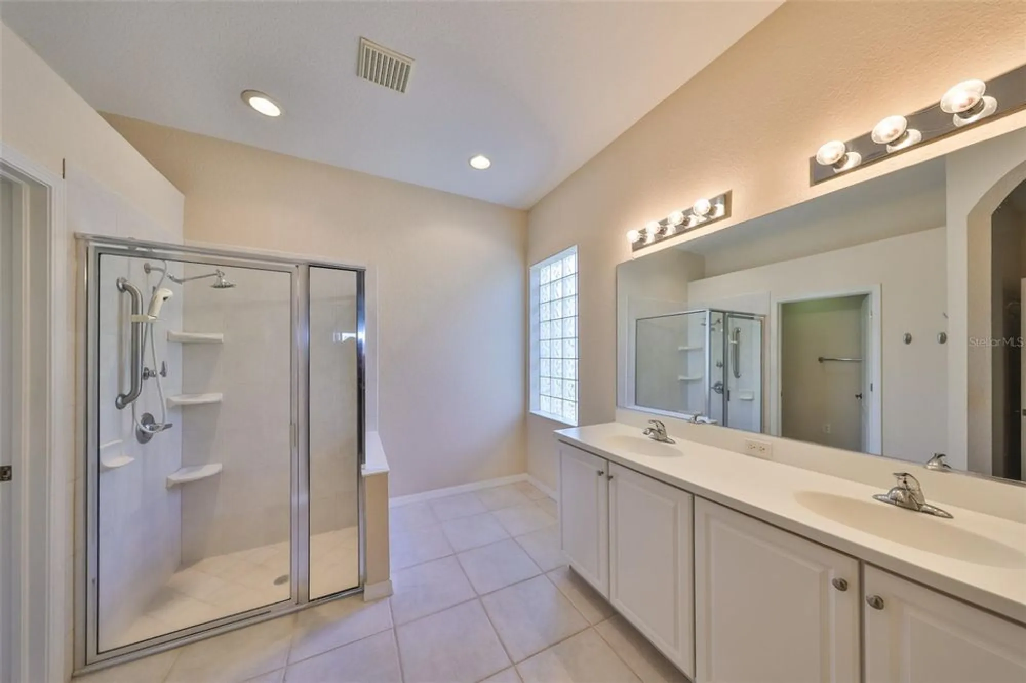 Property Slideshow image 14 of 35 | 1031 emerald dunes dr, Sun City Center, FL, 33573
