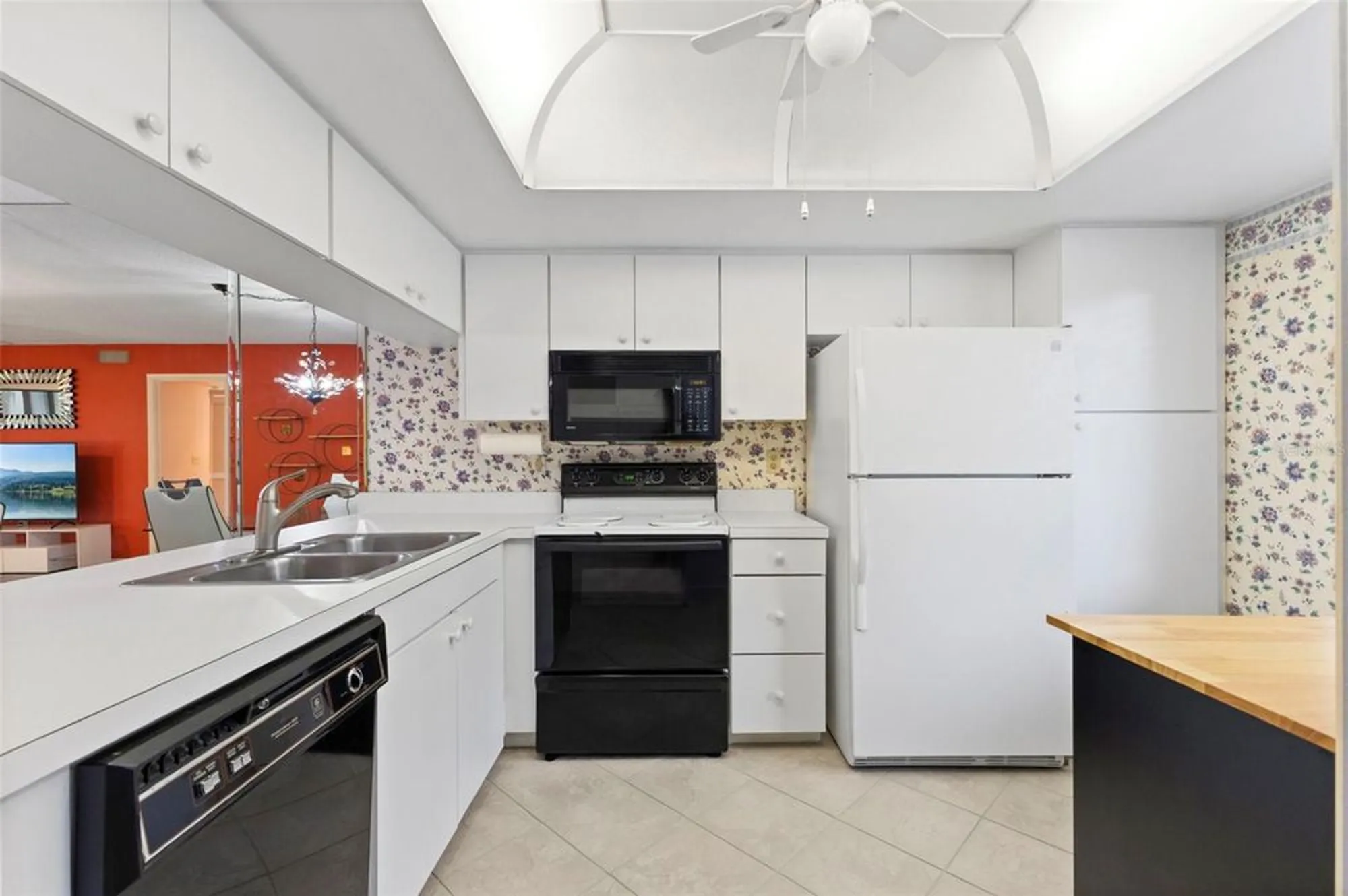 Property Slideshow image 6 of 40 | 7680 eagle creek dr # 7680, Sarasota, FL, 34243