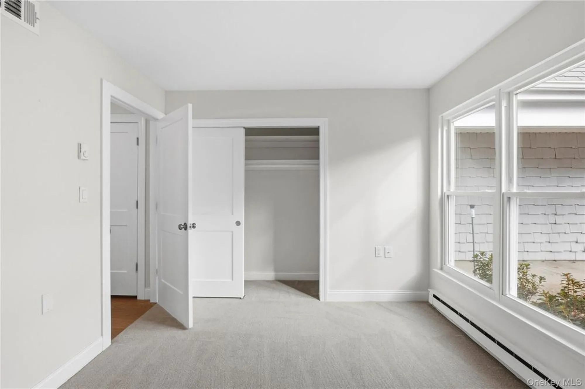 Property Slideshow image 12 of 13 | 145 edinburgh dr, Ridge, NY, 11961