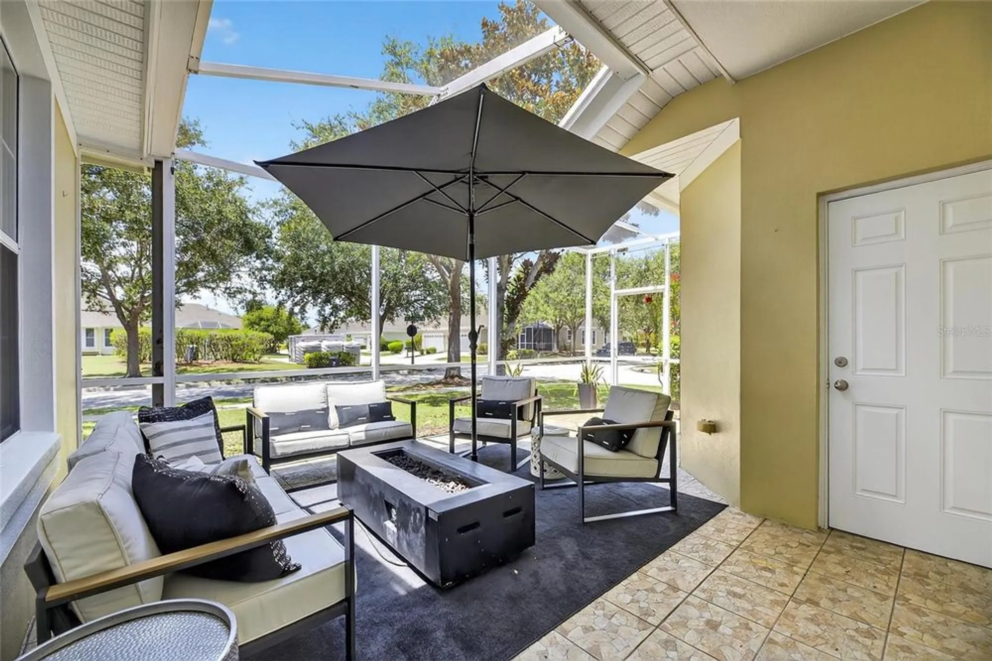 Property Slideshow image 38 of 59 | 208 oceania ct, Apollo Beach, FL, 33572