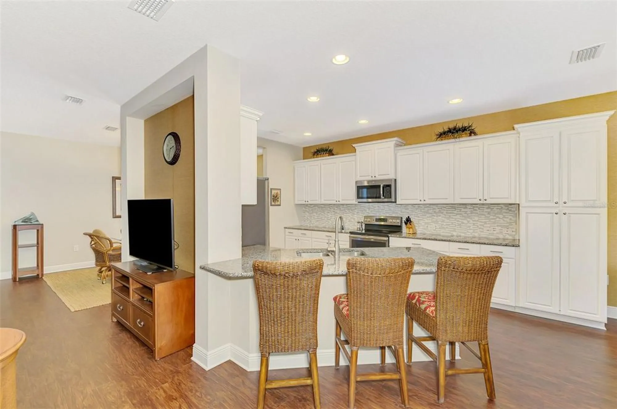 Property Slideshow image 13 of 100 | 12229 stuart dr, Venice, FL, 34293
