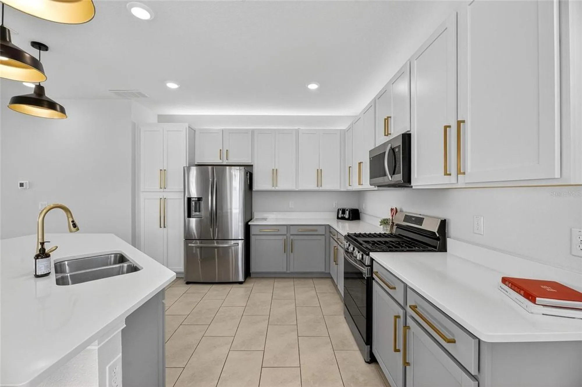 Property Slideshow image 23 of 91 | 324 blackrock ln, Apollo Beach, FL, 33572