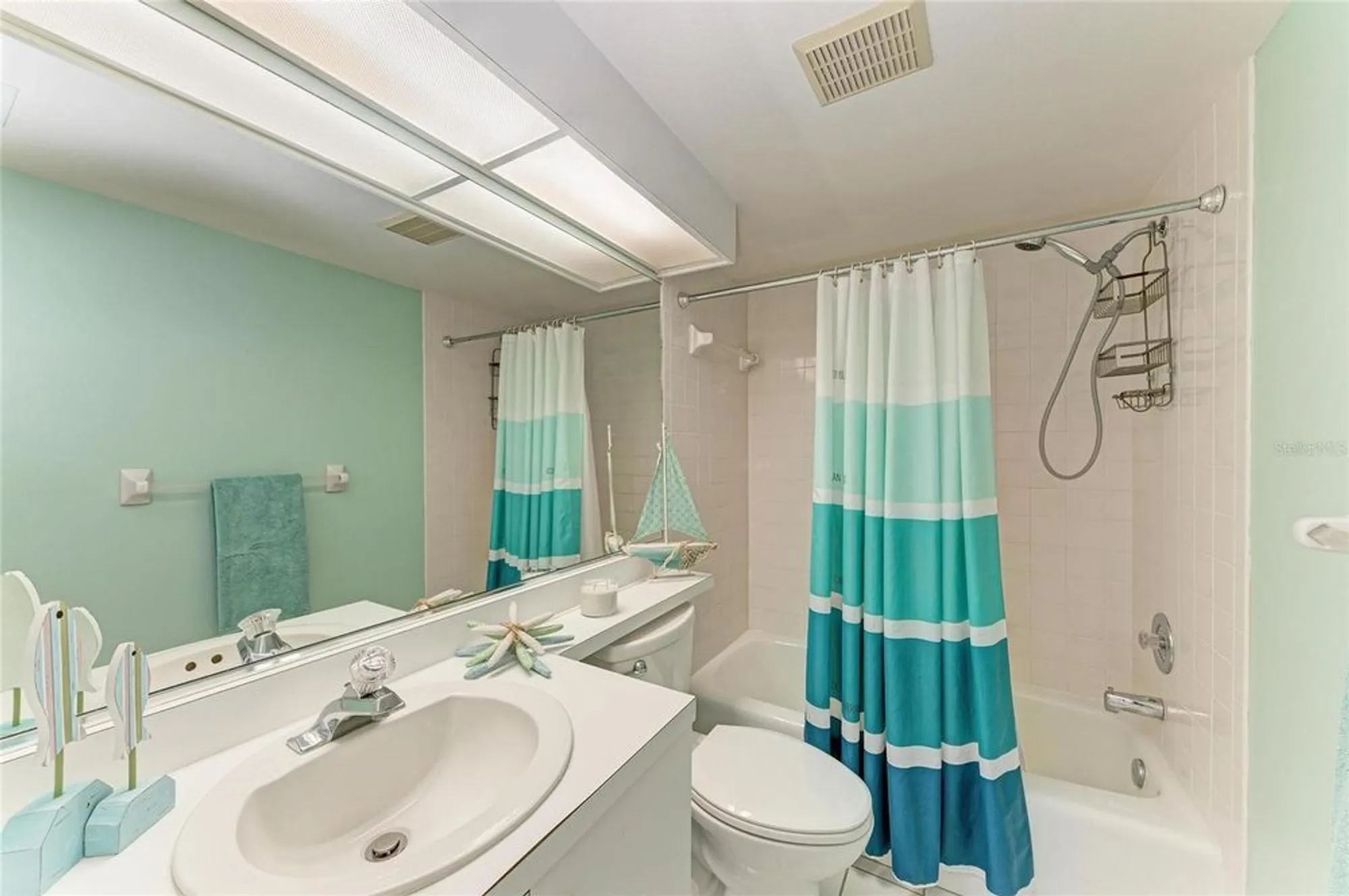 Property Slideshow image 35 of 66 | 628 estuary dr, Bradenton, FL, 34209