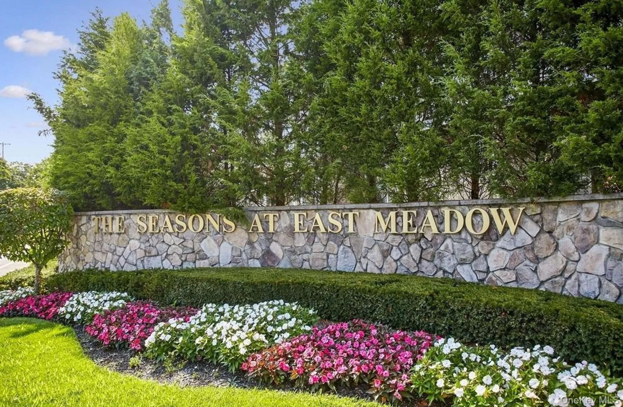 Property Slideshow image 1 of 39 | 383 summer ct, East Meadow, NY, 11554