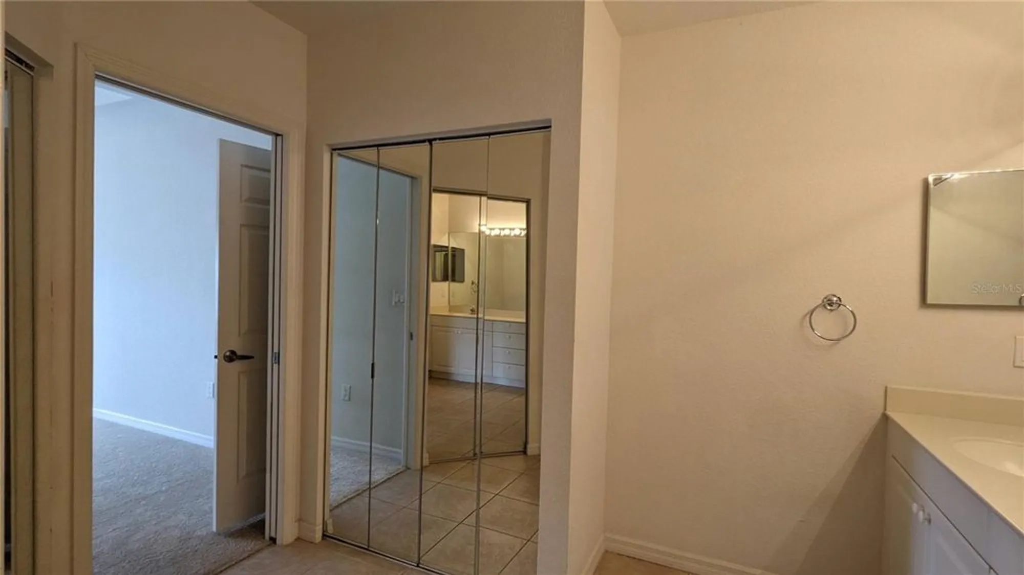 Property Slideshow image 18 of 27 | 7307 fountain palm cir # 7-102, Bradenton, FL, 34203