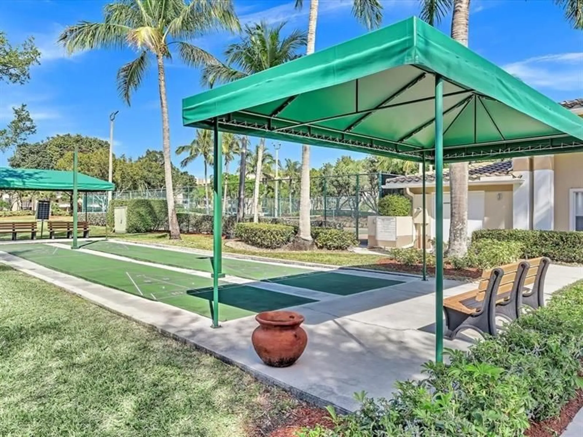 Property Slideshow image 48 of 72 | 9560 weldon cir apt j413, Fort Lauderdale, FL, 33321