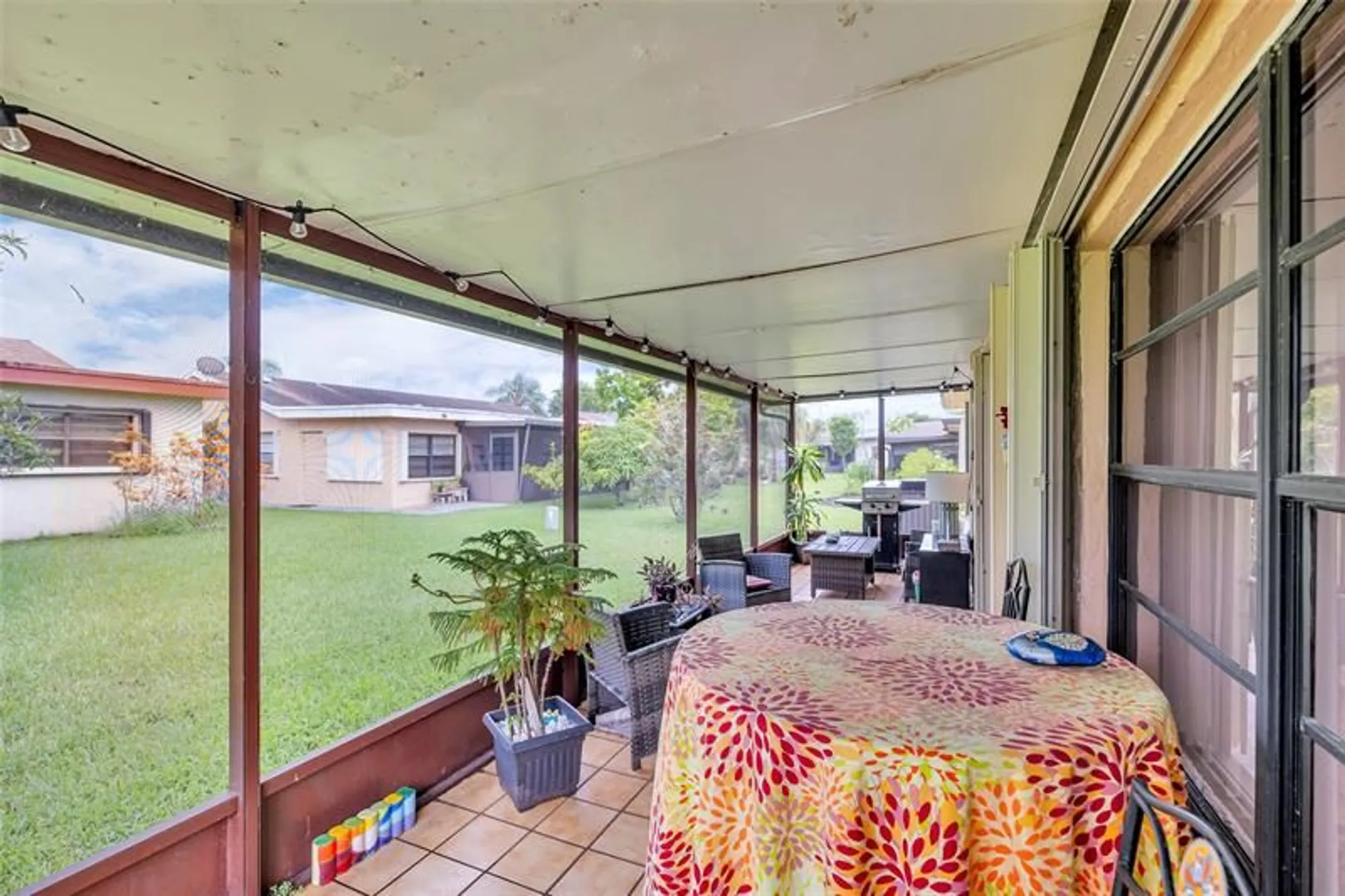 Property Slideshow image 39 of 50 | 9802 nw 75th ct, Tamarac, FL, 33321