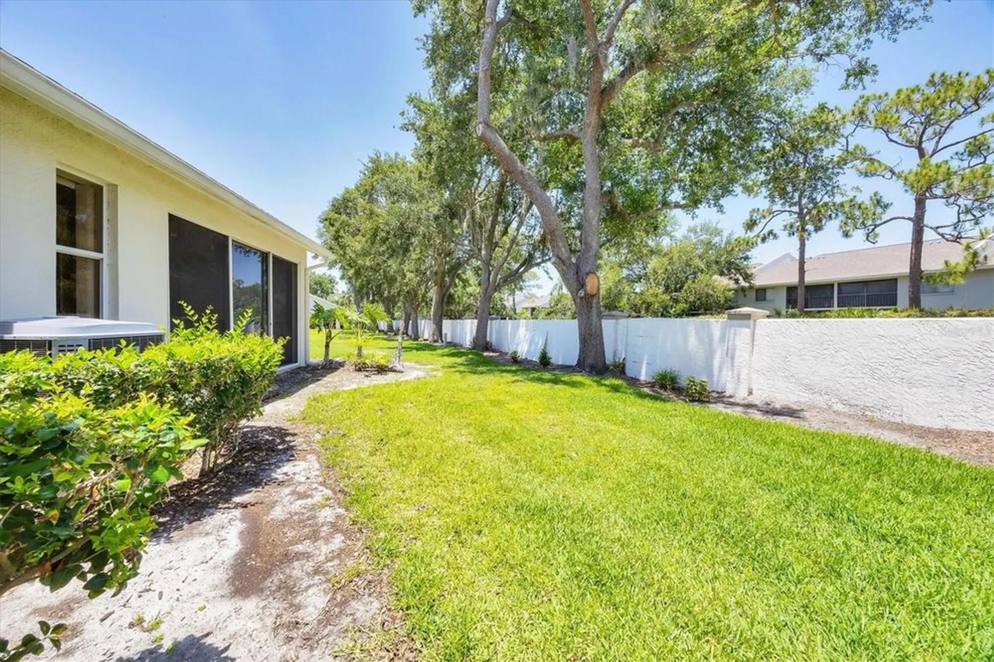 Property Slideshow image 30 of 55 | 6222 country club way, Sarasota, FL, 34243