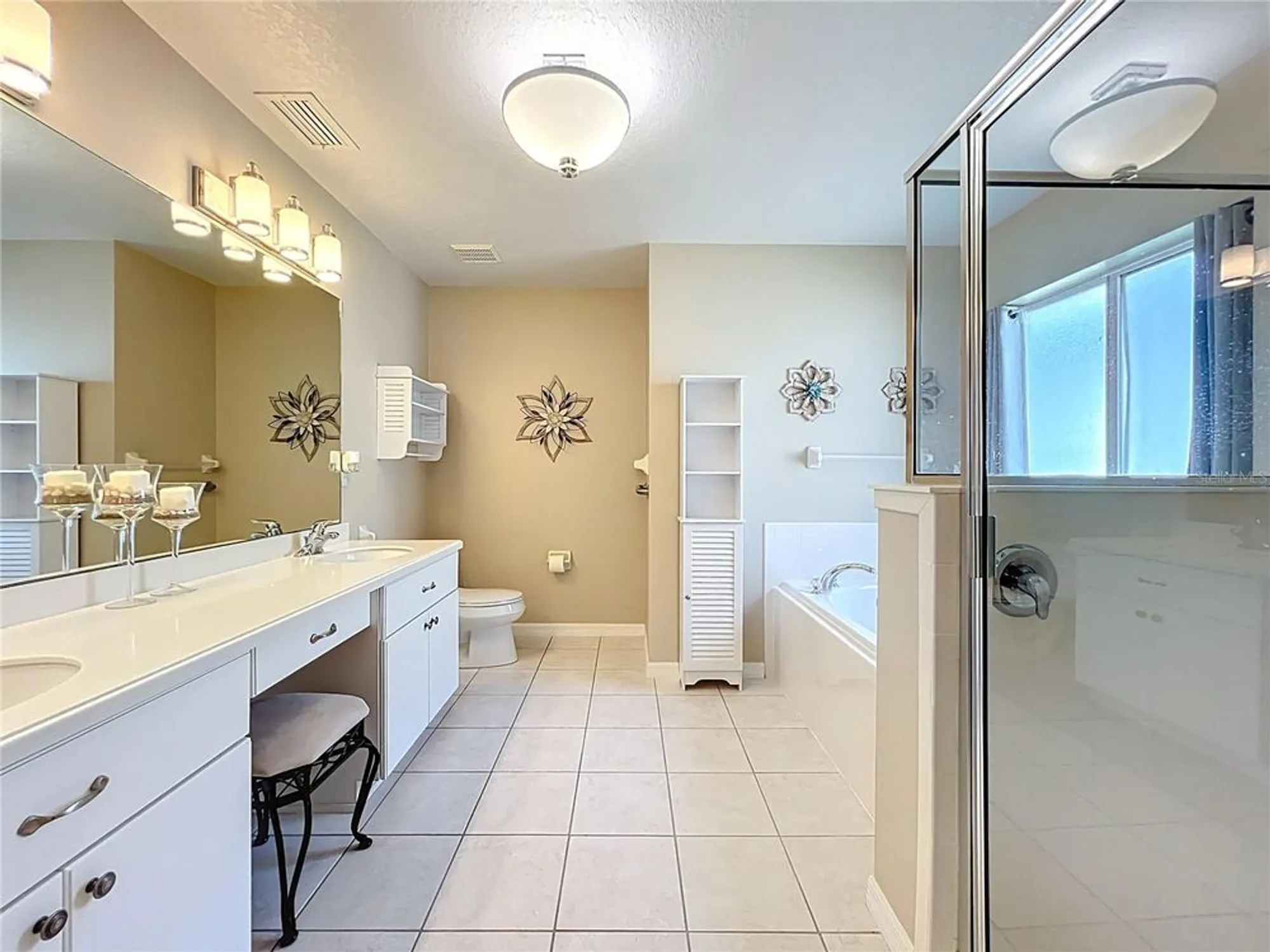 Property Slideshow image 35 of 59 | 5643 bounty cir, Tavares, FL, 32778