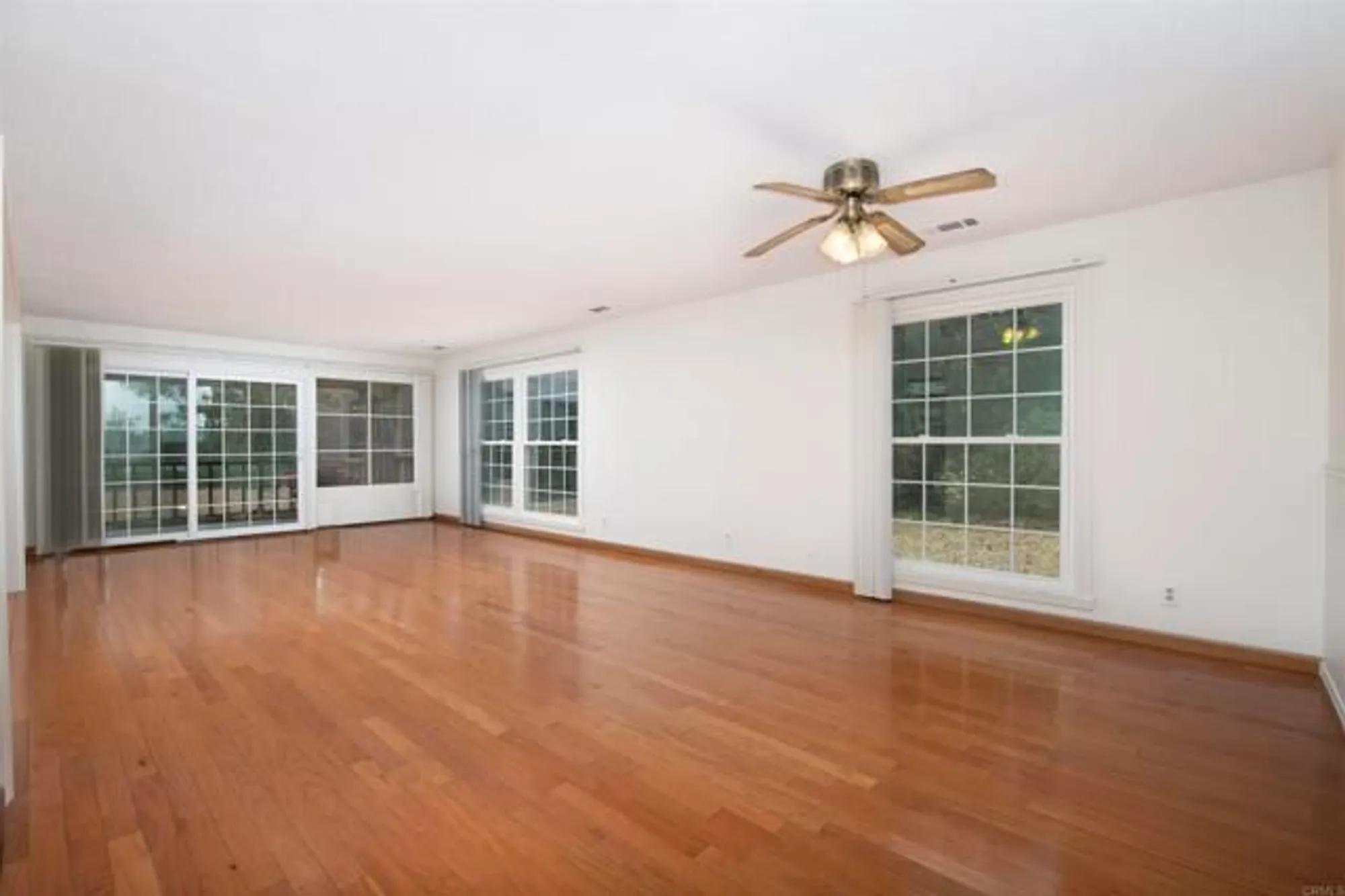 Property Slideshow image 2 of 32 | 3621 vista campana 11, Oceanside, CA, 92057