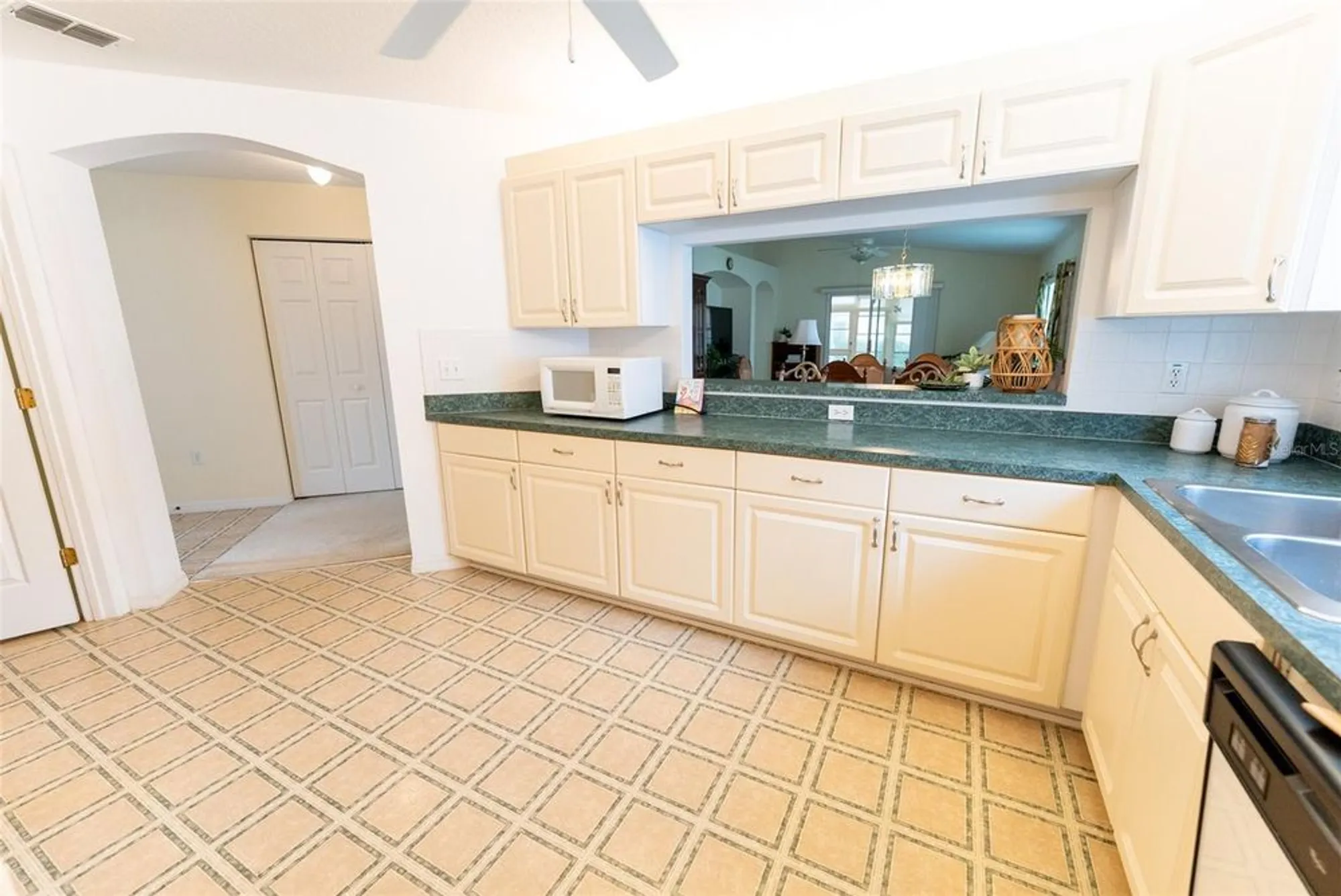 Property Slideshow image 10 of 49 | 8649 se 141st pl, Summerfield, FL, 34491