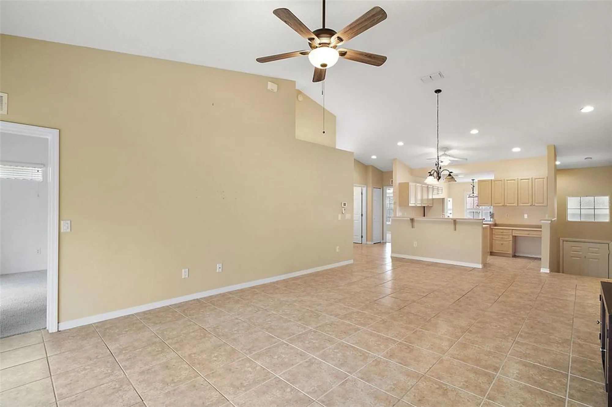 Property Slideshow image 8 of 33 | 5368 compass pt # 202, Oxford, FL, 34484