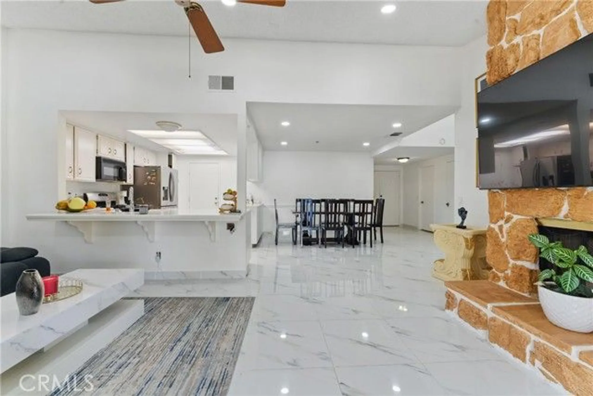 Property Slideshow image 18 of 36 | 2250 redwood dr, Hemet, CA, 92545
