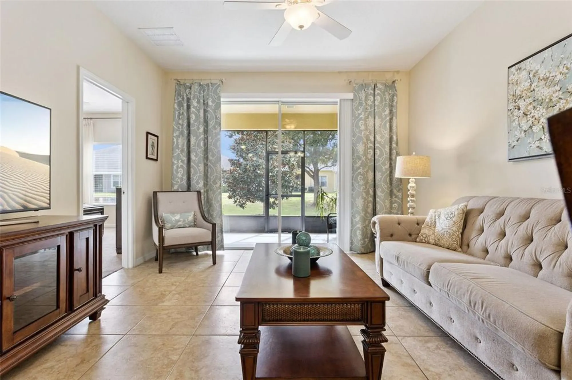 Property Slideshow image 4 of 23 | 3613 solana cir b, Clermont, FL, 34711