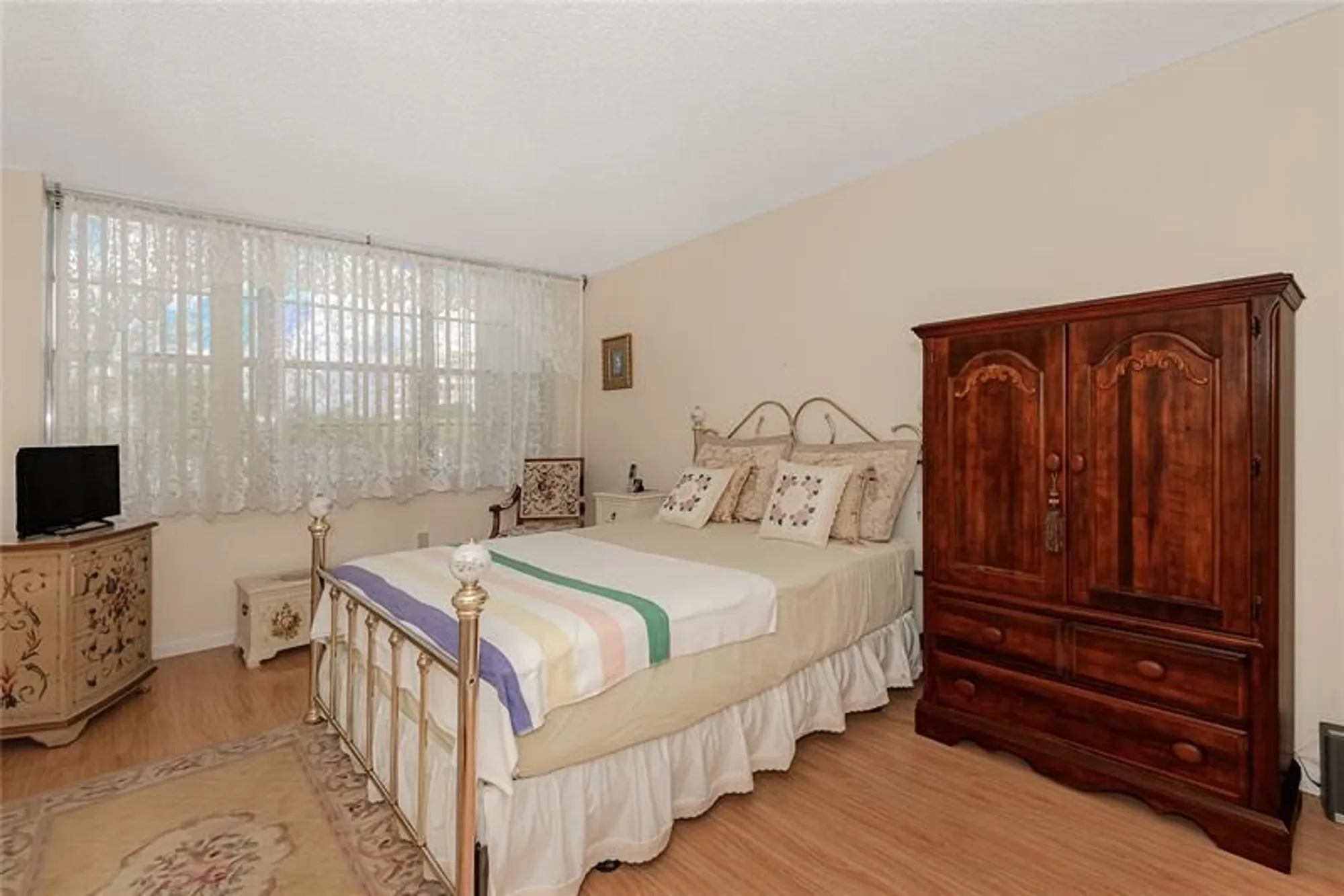 Property Slideshow image 18 of 29 | 1100 saint charles pl 207, Pembroke Pines, FL, 33026