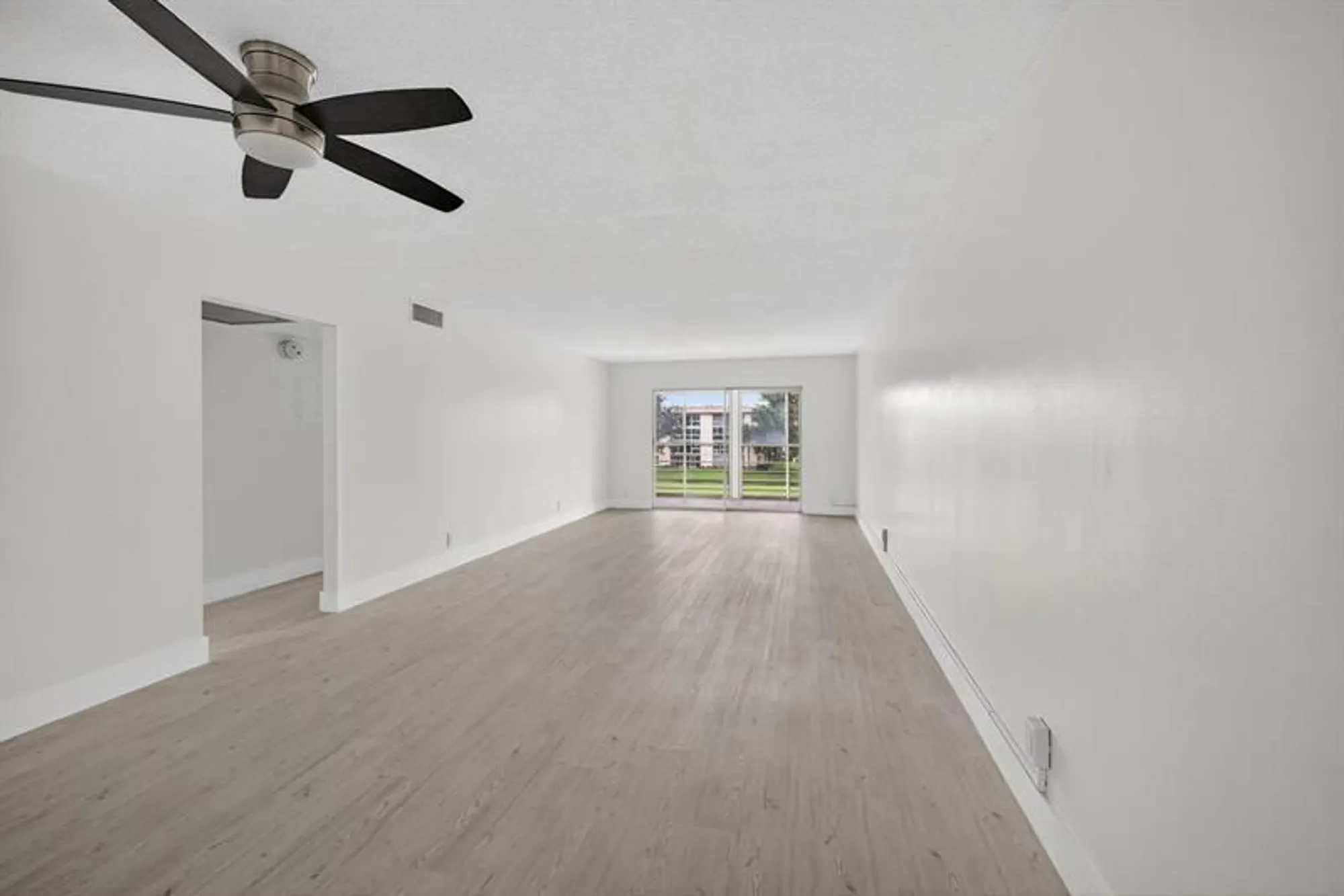 Property Slideshow image 6 of 24 | 2902 victoria cir g3, Coconut Creek, FL, 33066