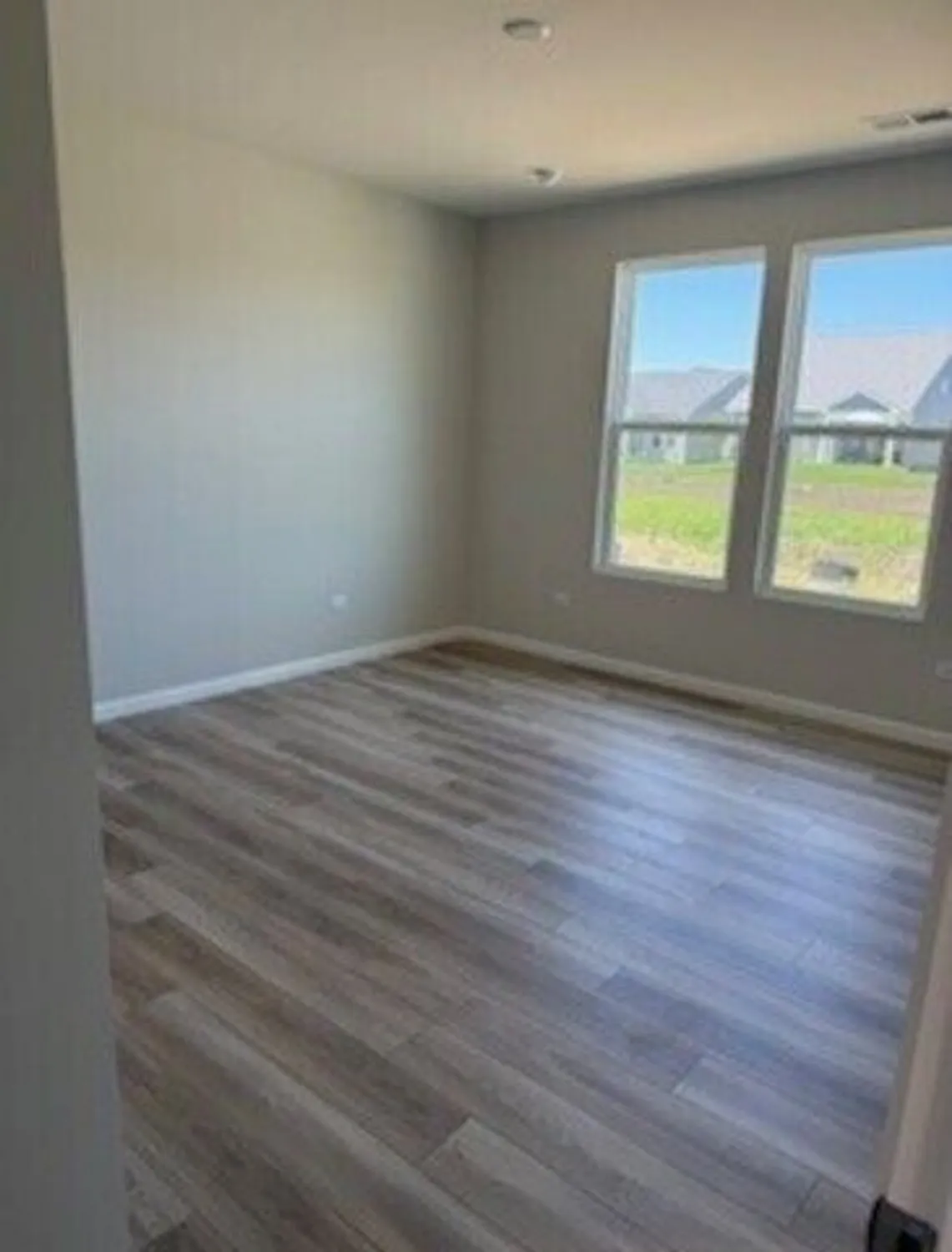 Property Slideshow image 6 of 11 | 3302 wildlight rd, Aurora, IL, 60503