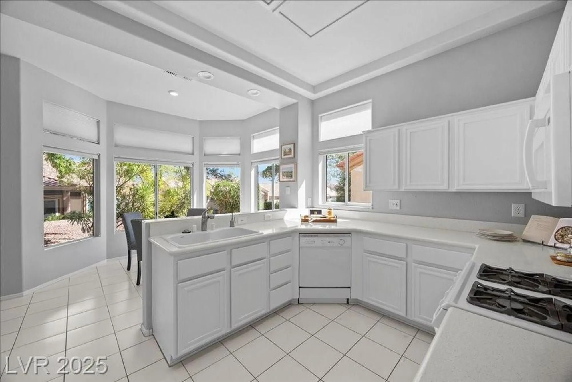 Property Slideshow image 16 of 33 | 9352 villa ridge dr, Las Vegas, NV, 89134