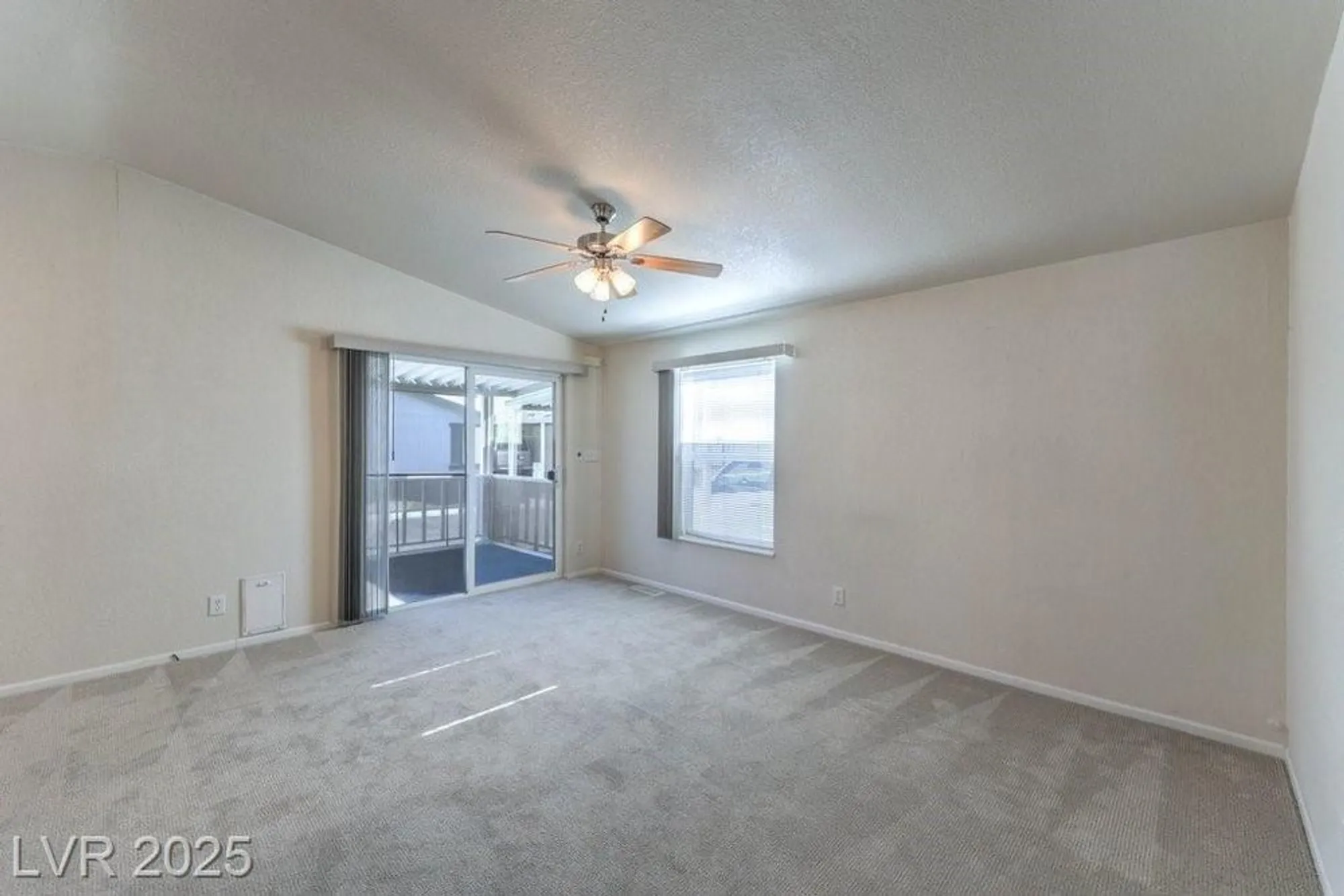 Property Slideshow image 28 of 44 | 581 montecito dr, Pahrump, NV, 89048
