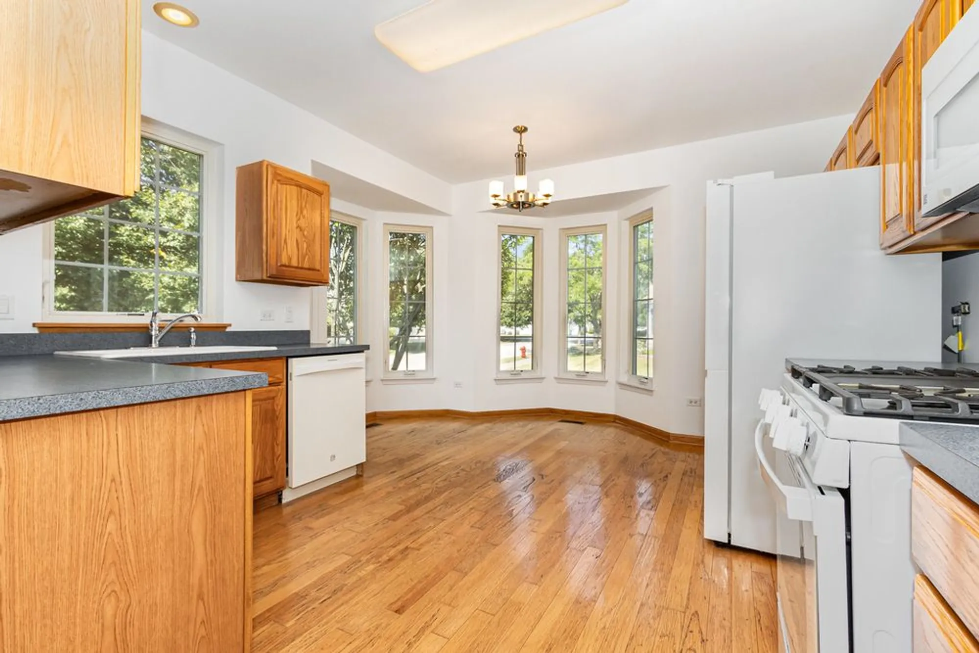 Property Slideshow image 7 of 17 | 21019 w torrey pines ct, Plainfield, IL, 60544