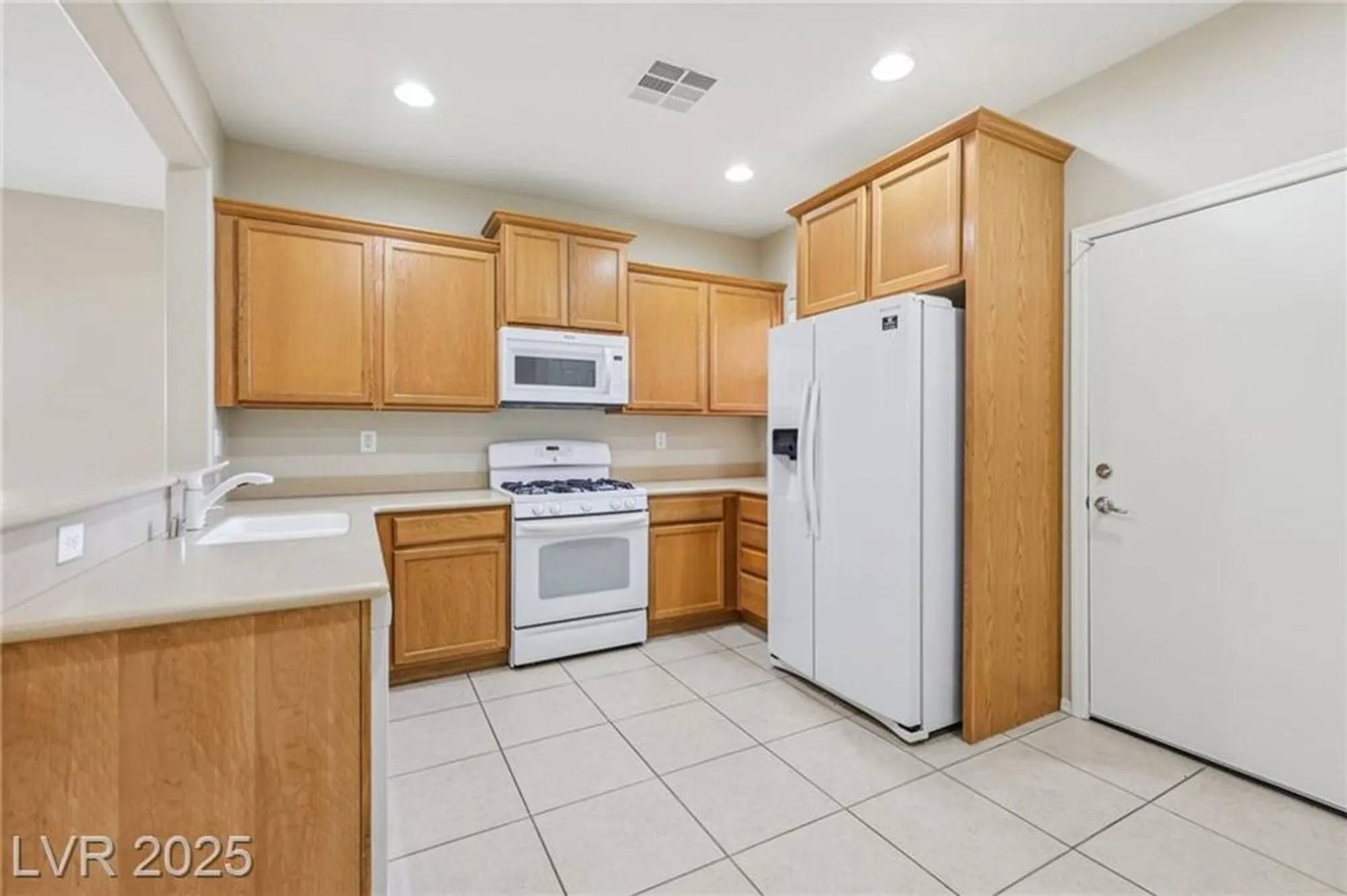 Property Slideshow image 16 of 48 | 3369 hackney horse ct, Las Vegas, NV, 89122