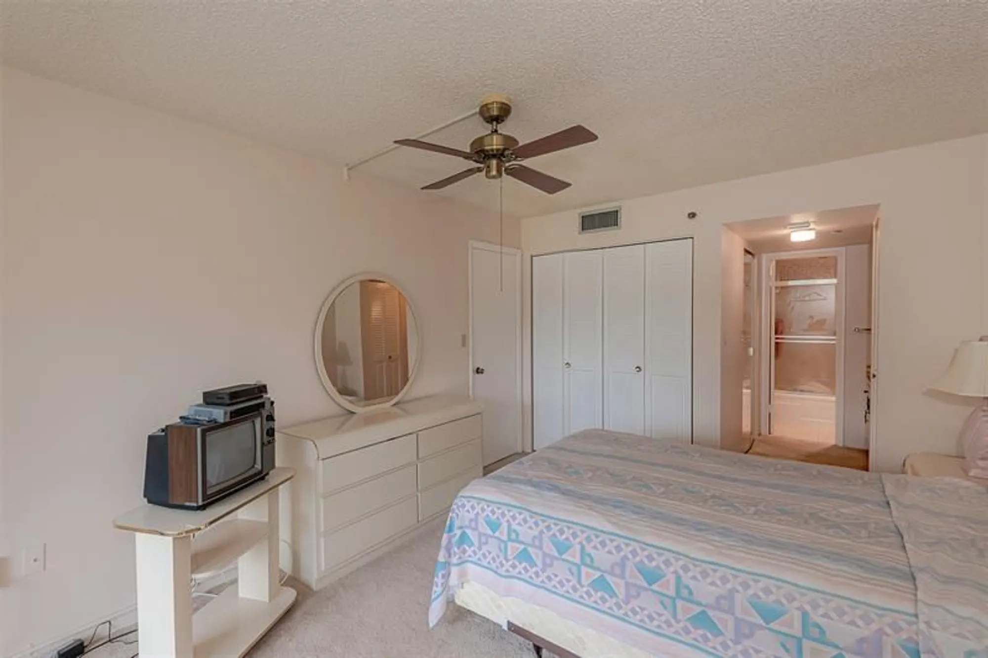 Property Slideshow image 20 of 30 | 1000 saint charles pl 220, Pembroke Pines, FL, 33026