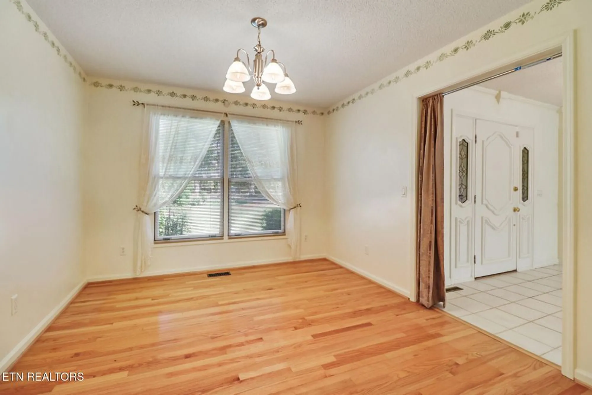 Property Slideshow image 14 of 54 | 104 flossmoor cir, Crossville, TN, 38558