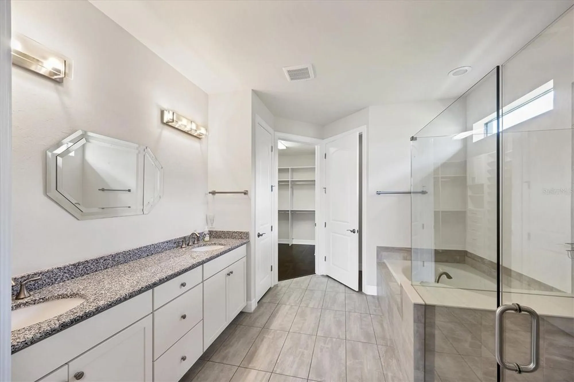 Property Slideshow image 23 of 54 | 5923 snowy egret dr, Sarasota, FL, 34238