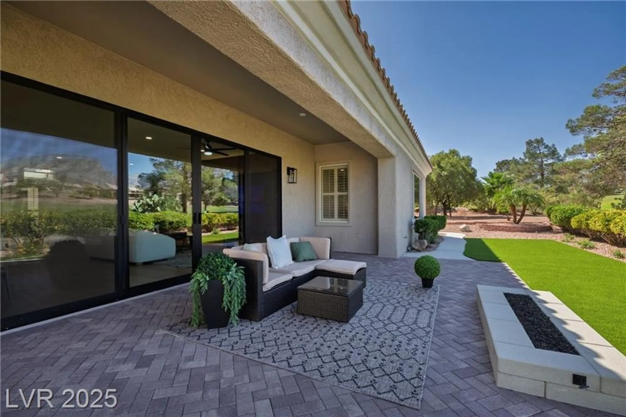 Property Slideshow image 28 of 43 | 2725 youngdale dr, Las Vegas, NV, 89134