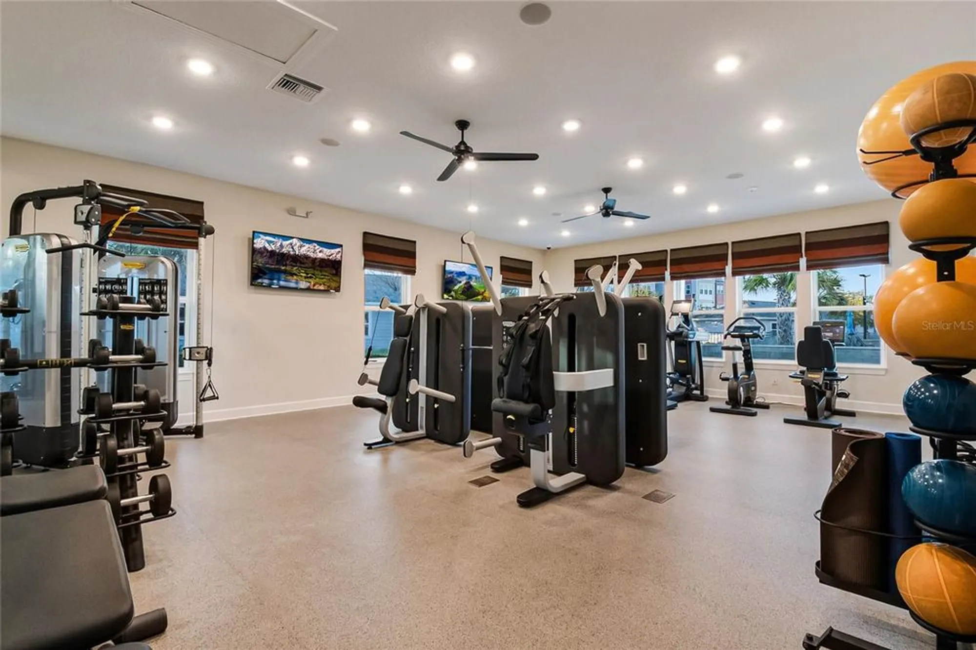 Property Slideshow image 47 of 55 | 7573 laureate blvd unit 1305, Orlando, FL, 32827