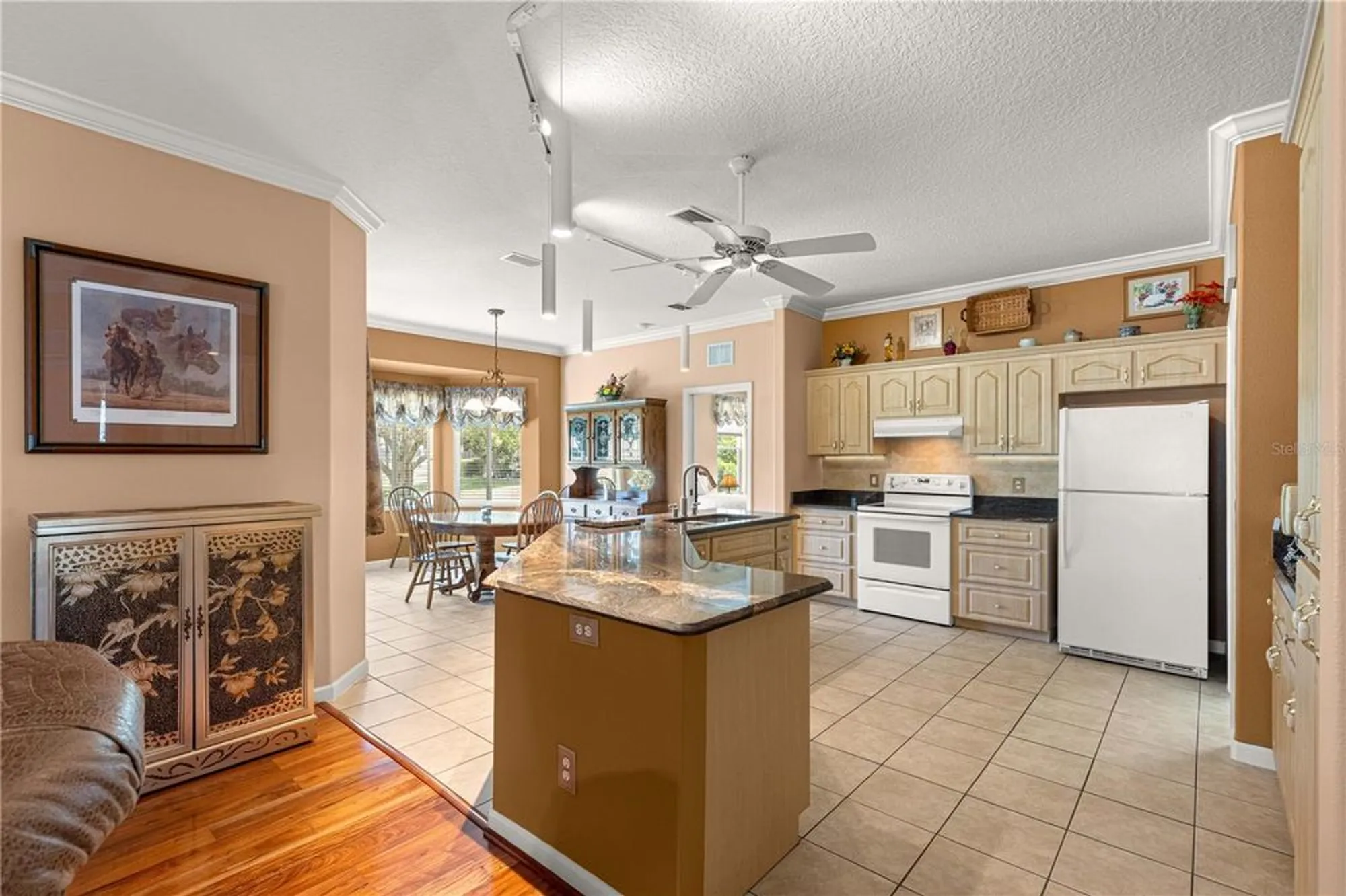 Property Slideshow image 11 of 50 | 5543 nw 25th loop, Ocala, FL, 34482