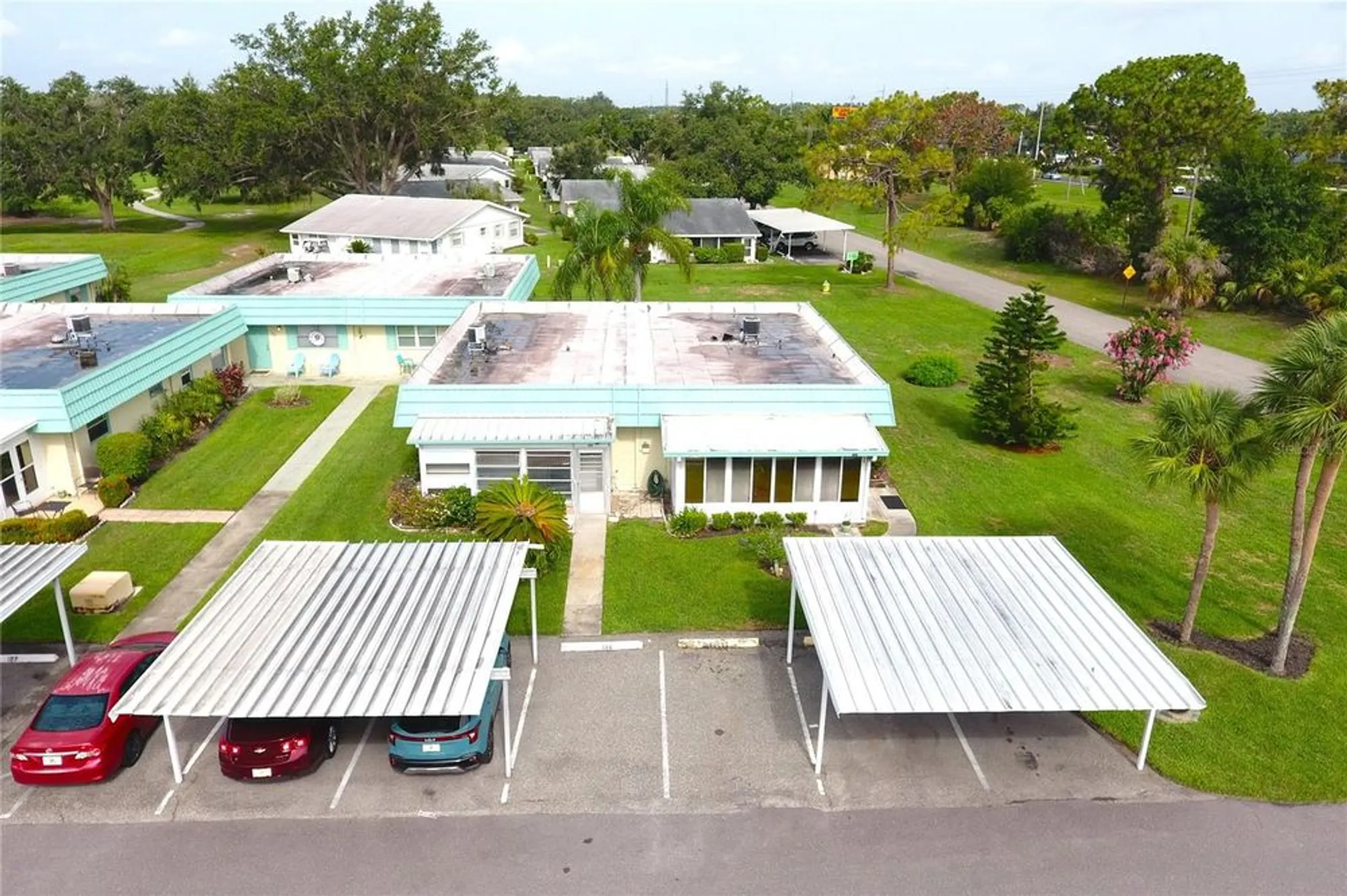 Property Slideshow image 4 of 40 | 101 cambridge trl apt 194, Sun City Center, FL, 33573