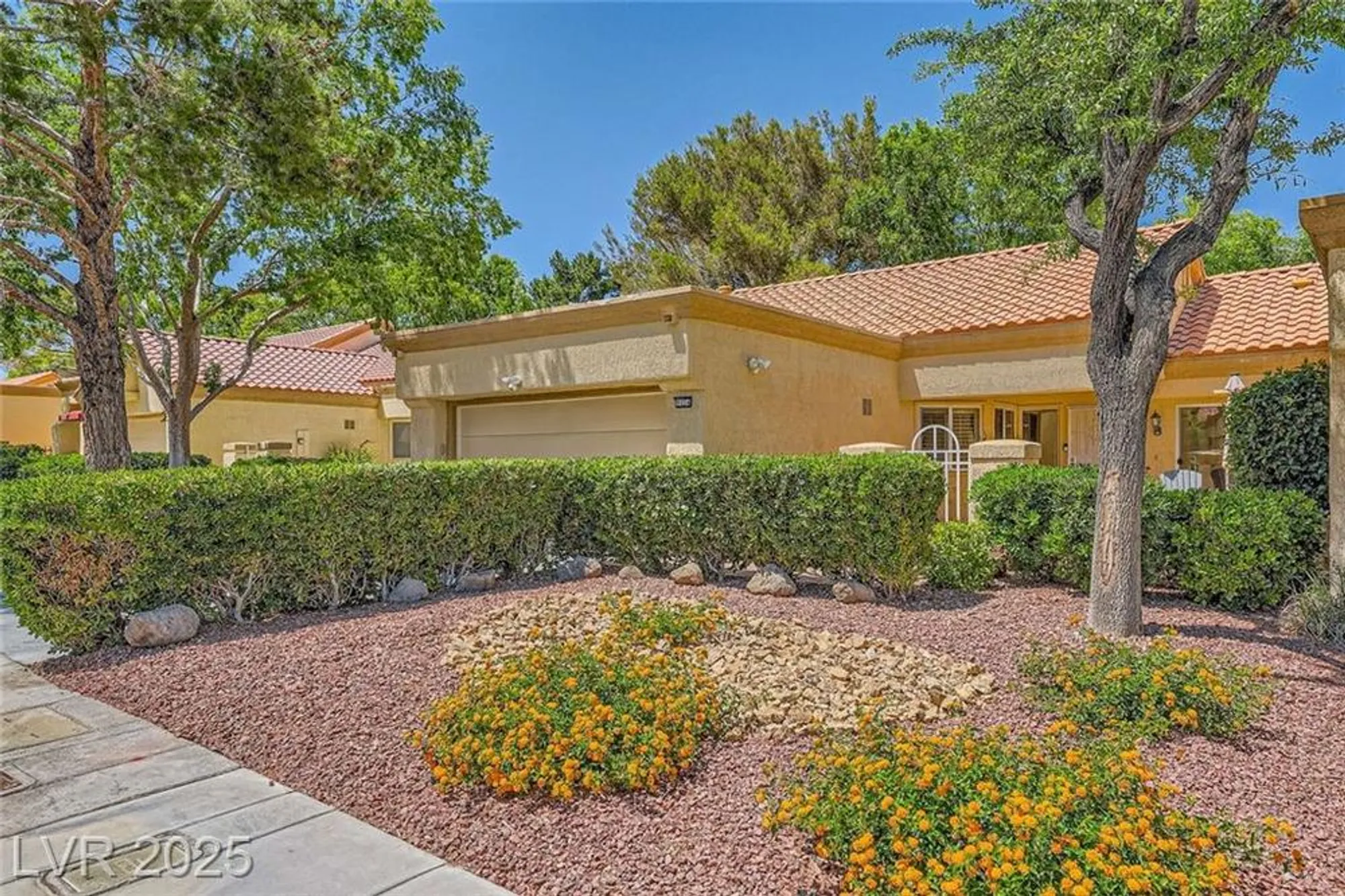 Property Slideshow image 5 of 53 | 9024 starmount dr, Las Vegas, NV, 89134