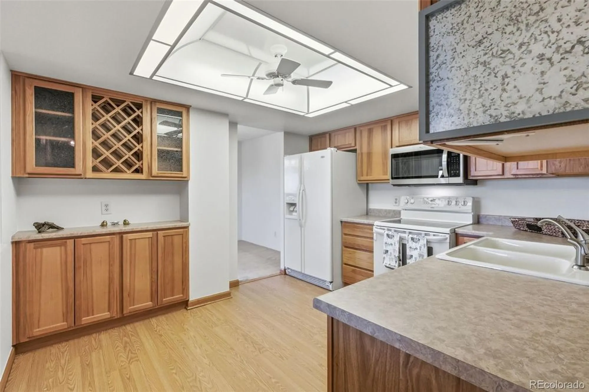 Property Slideshow image 4 of 49 | 13850 e marina dr apt 301, Aurora, CO, 80014