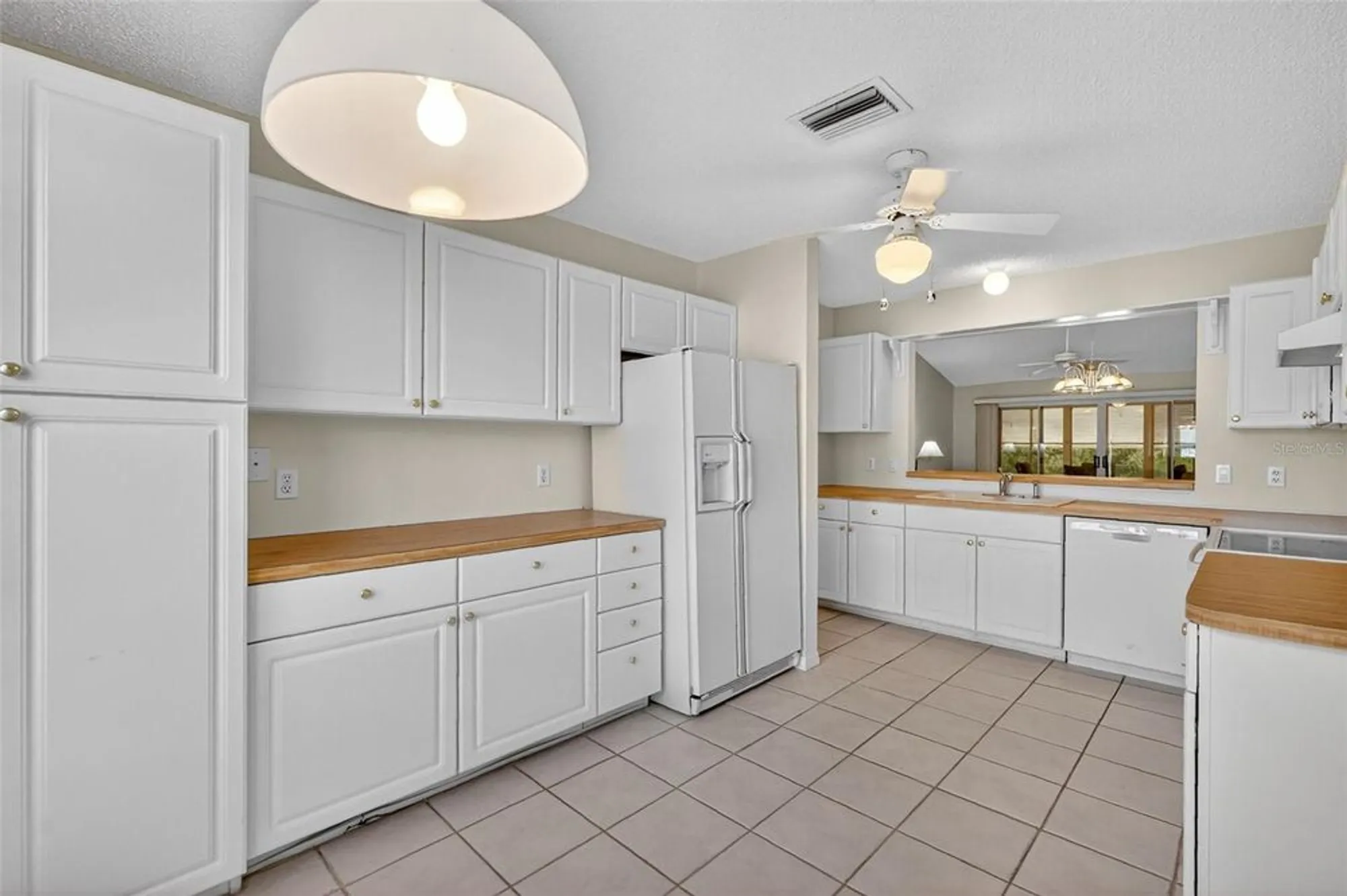 Property Slideshow image 9 of 36 | 1402 navarro ct, The Villages, FL, 32159