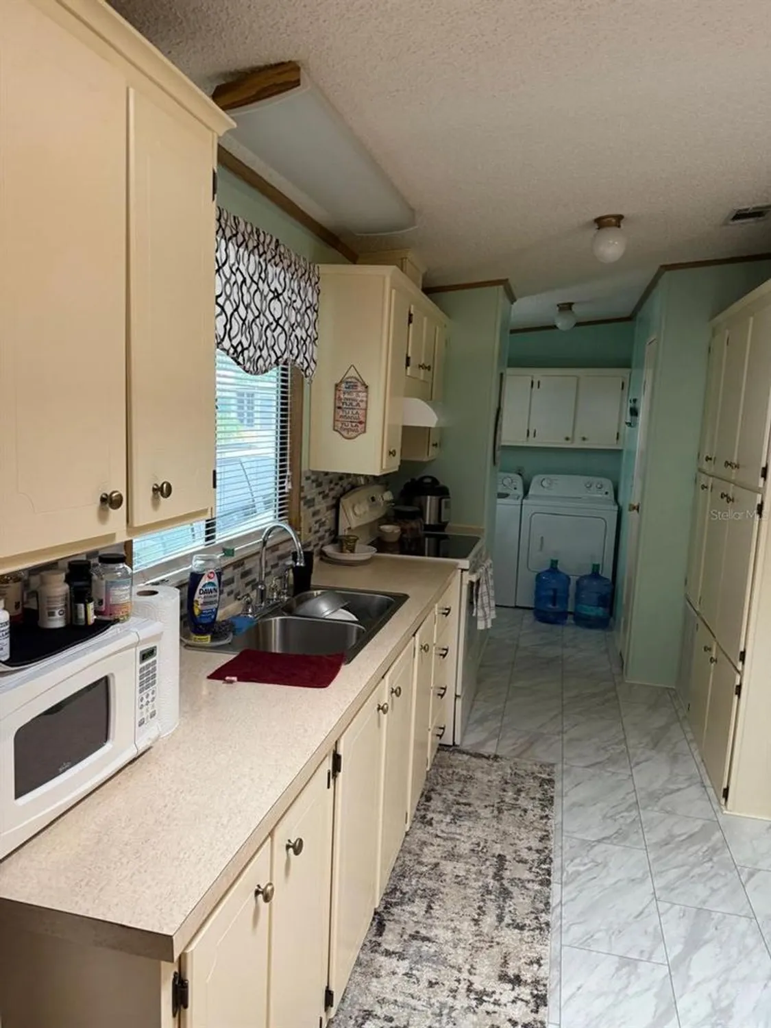 Property Slideshow image 7 of 36 | 1798 fox hill dr, Lakeland, FL, 33810