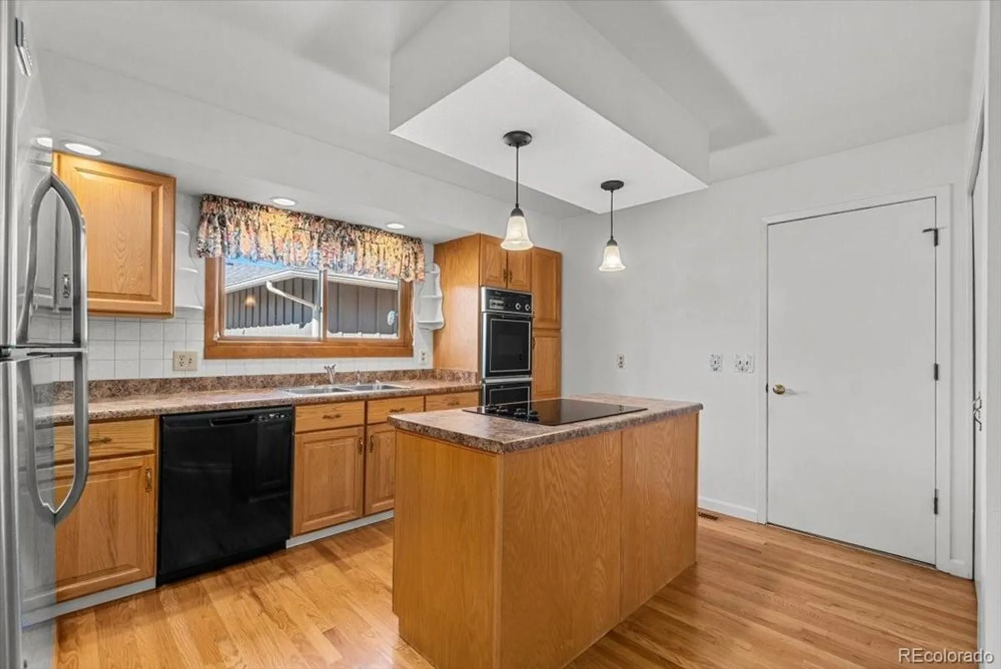 Property Slideshow image 13 of 30 | 51 douglas dr, Broomfield, CO, 80020
