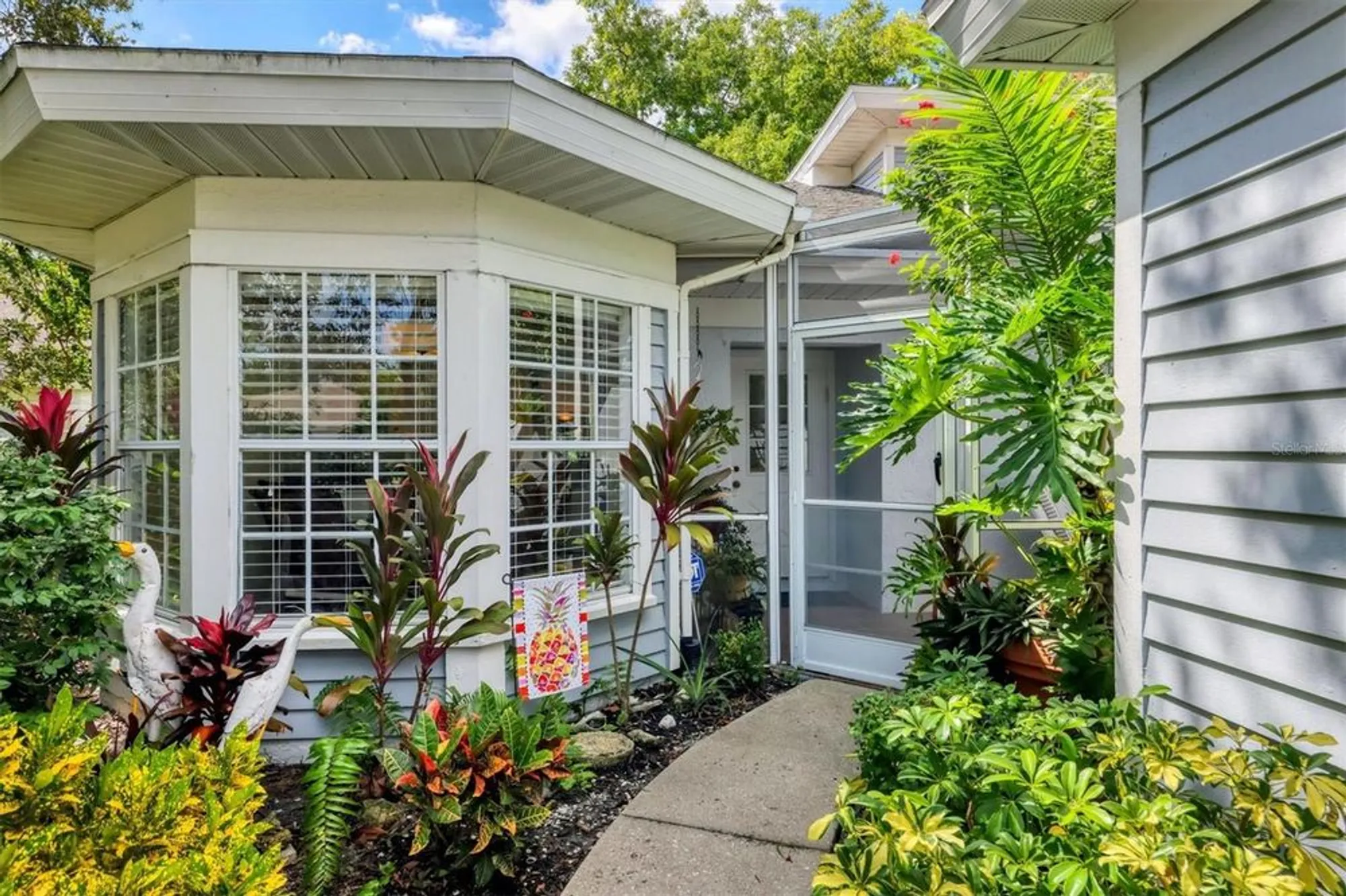 Property Slideshow image 4 of 63 | 6465 carrington cir 44, Sarasota, FL, 34238