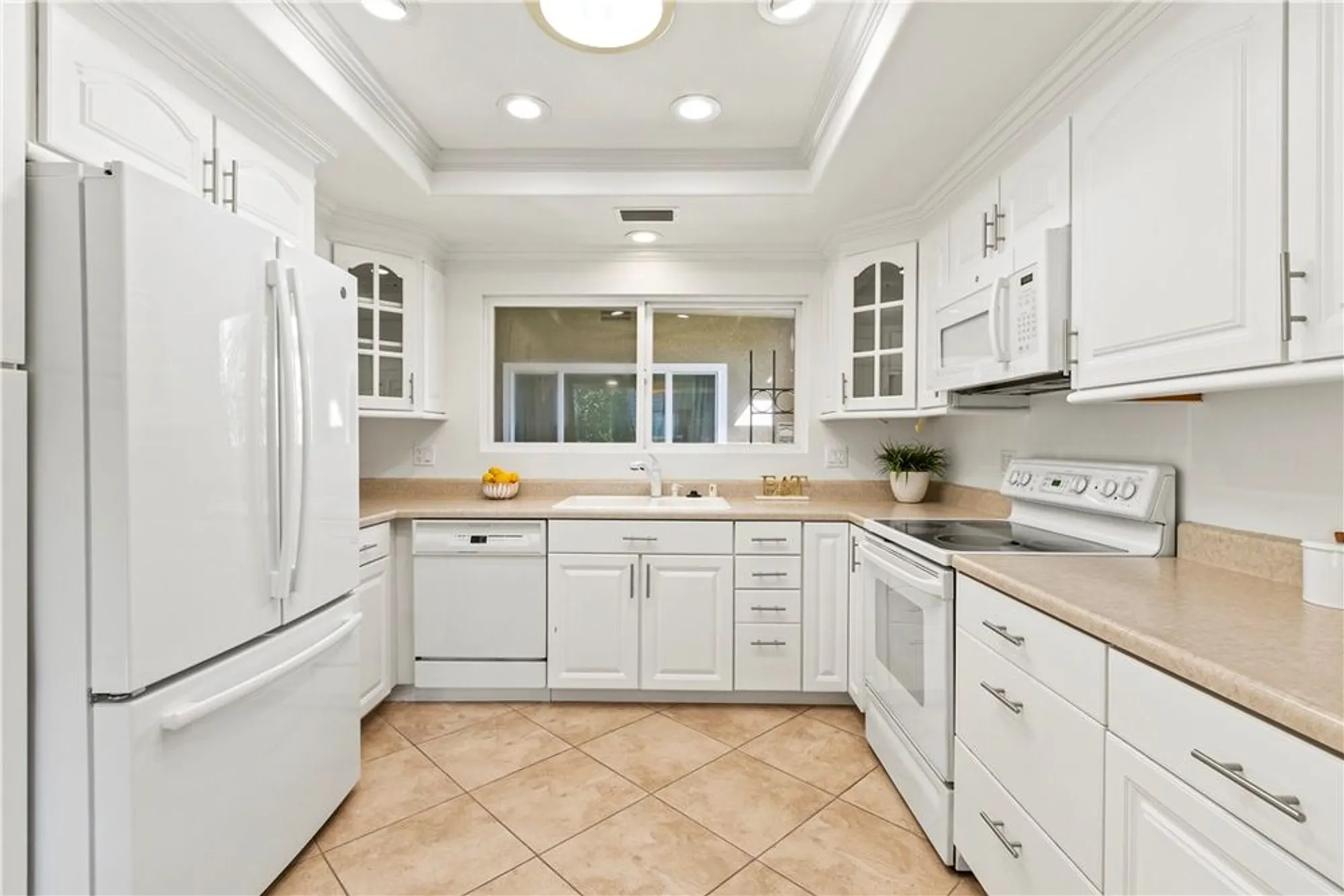 Property Slideshow image 7 of 24 | 2044 via mariposa e a, Laguna Woods, CA, 92637