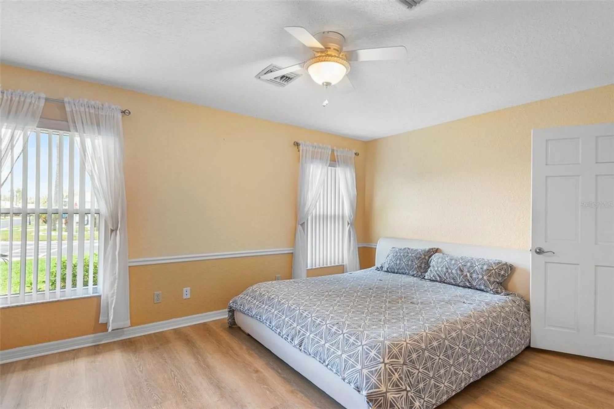 Property Slideshow image 5 of 68 | 543 clubhill dr, Haines City, FL, 33844