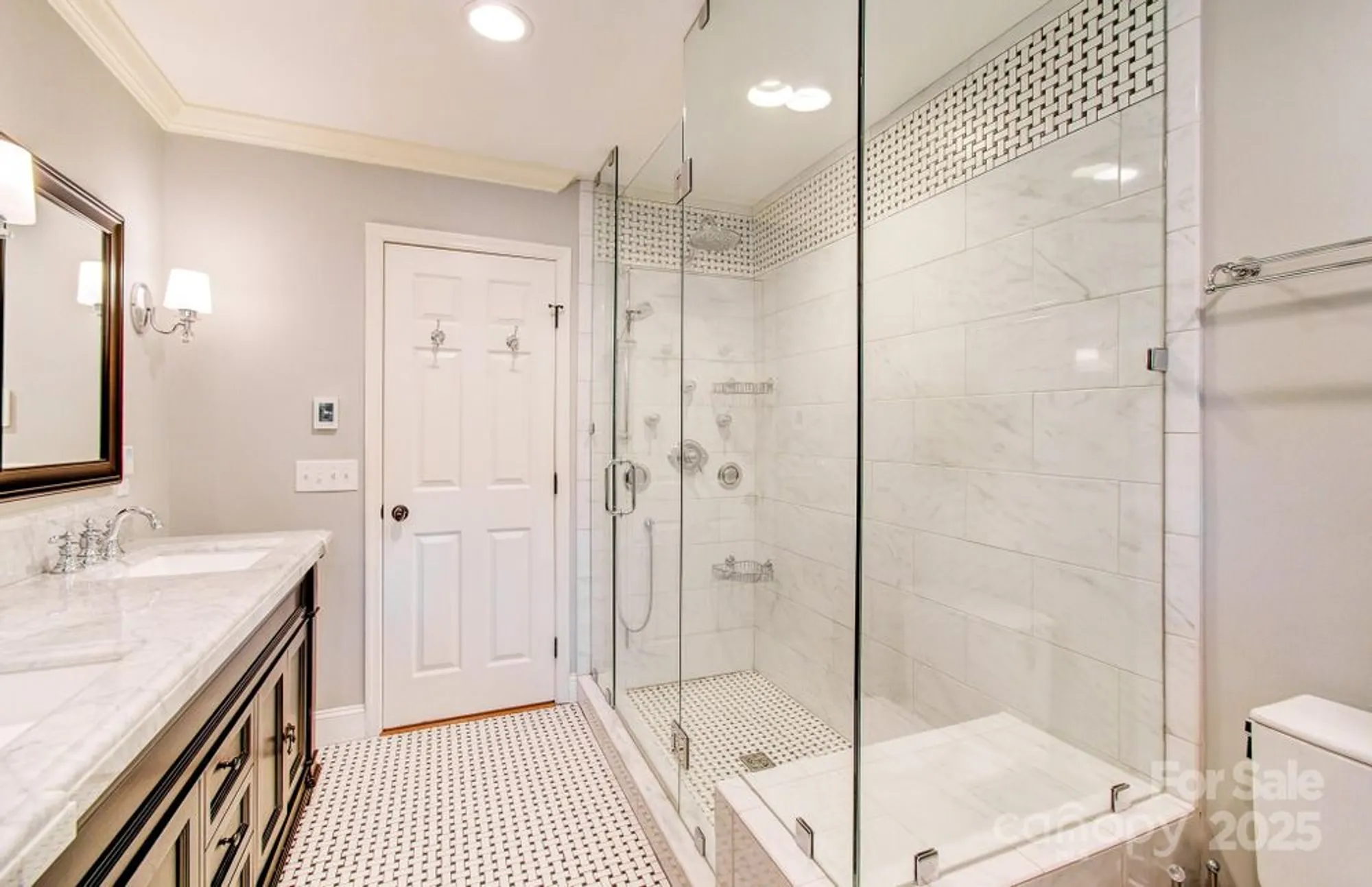 Property Slideshow image 15 of 38 | 305 e high point ln, Hendersonville, NC, 28791