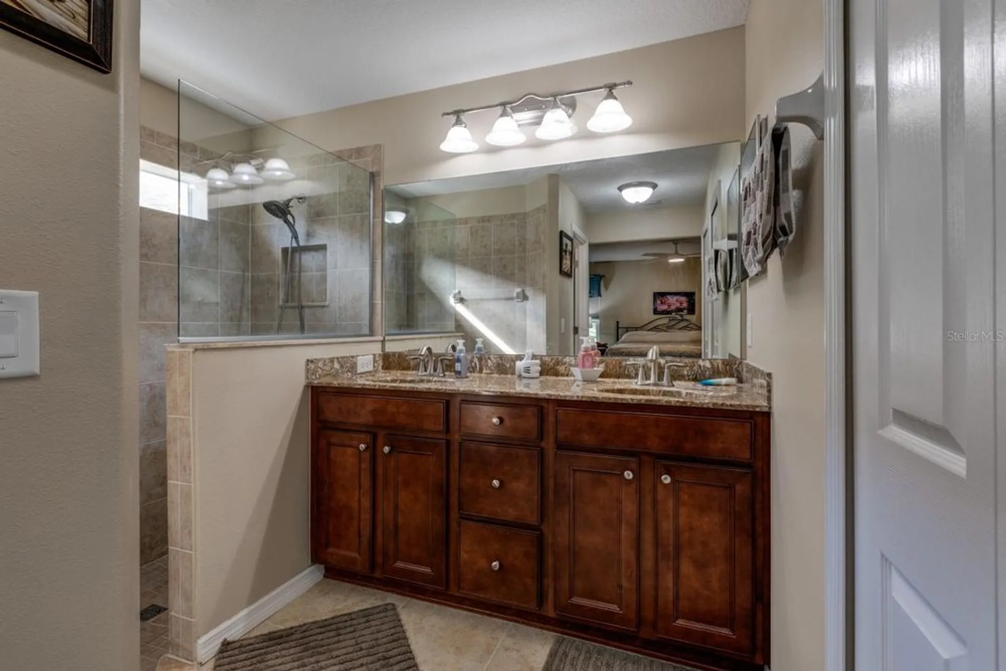 Property Slideshow image 13 of 42 | 27400 stoney brook dr, Leesburg, FL, 34748