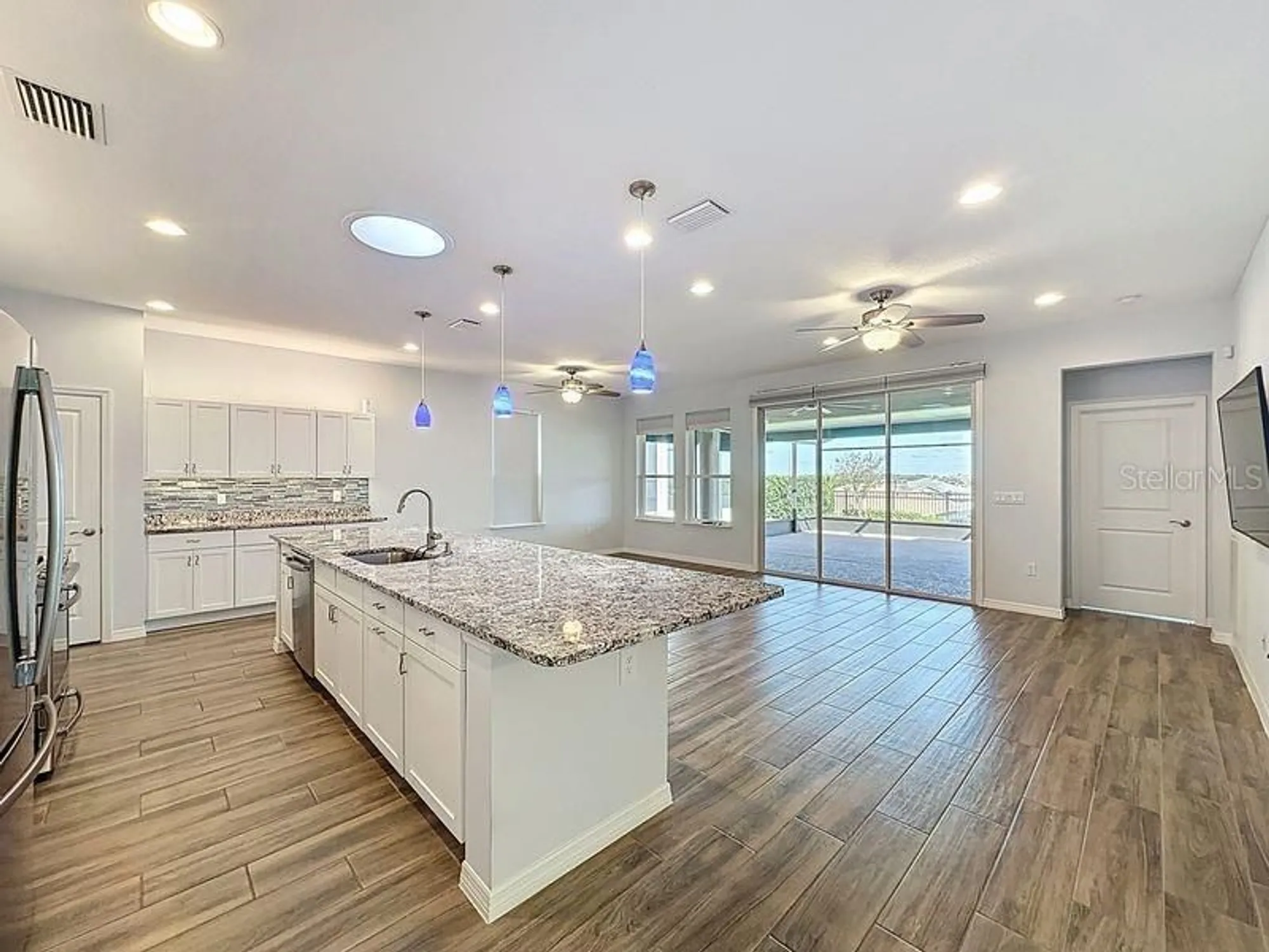 Property Slideshow image 5 of 40 | 537 narrow view ln, Groveland, FL, 34736