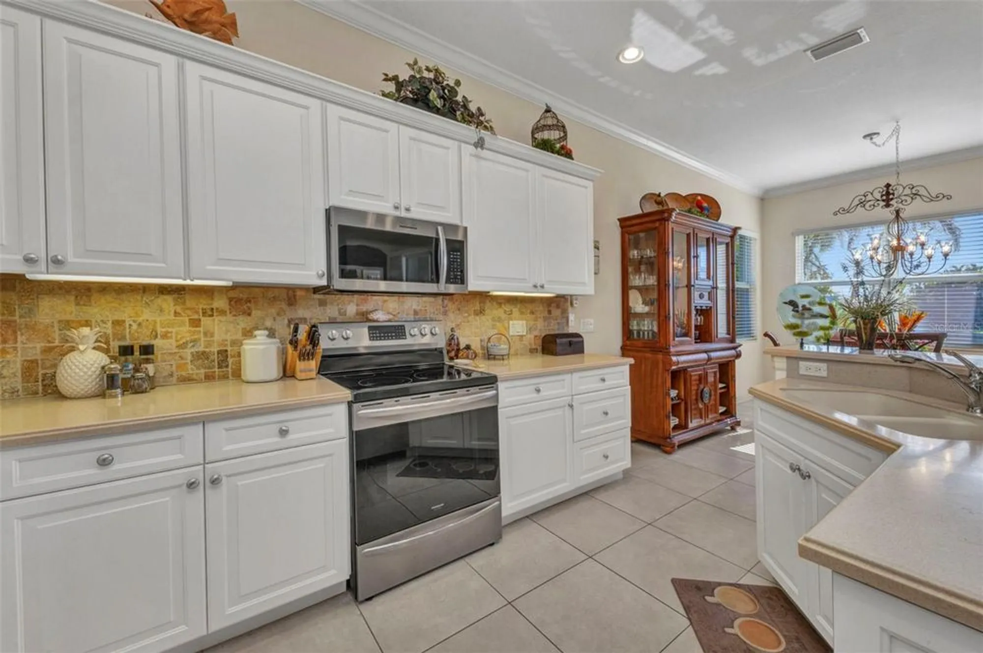 Property Slideshow image 10 of 46 | 1888 knights bridge trl, Port Charlotte, FL, 33980