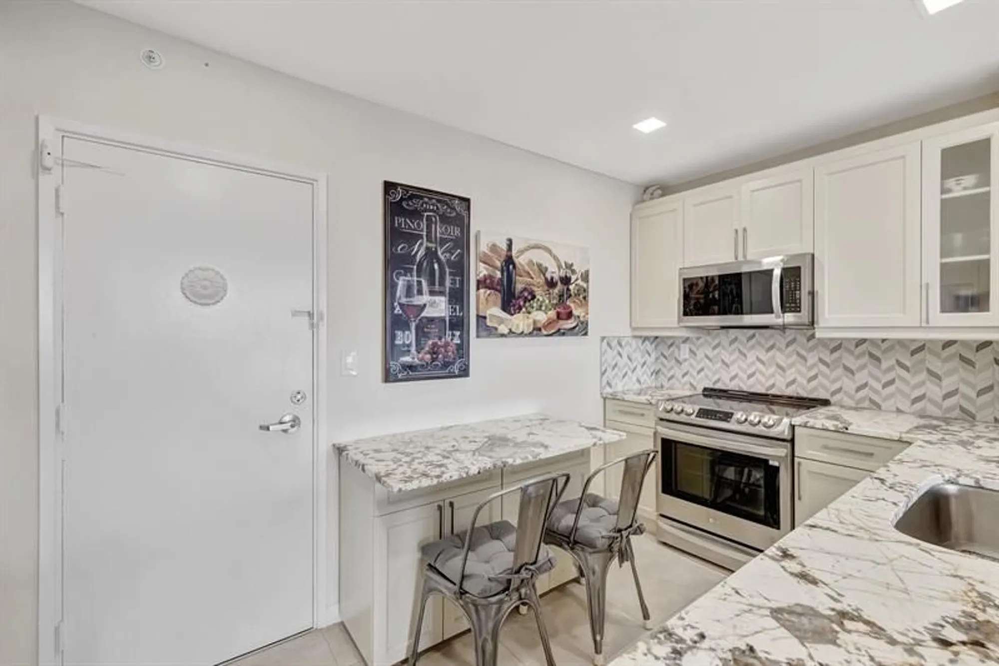 Property Slideshow image 18 of 45 | 3300 ne 36th st apt 1617, Fort Lauderdale, FL, 33308